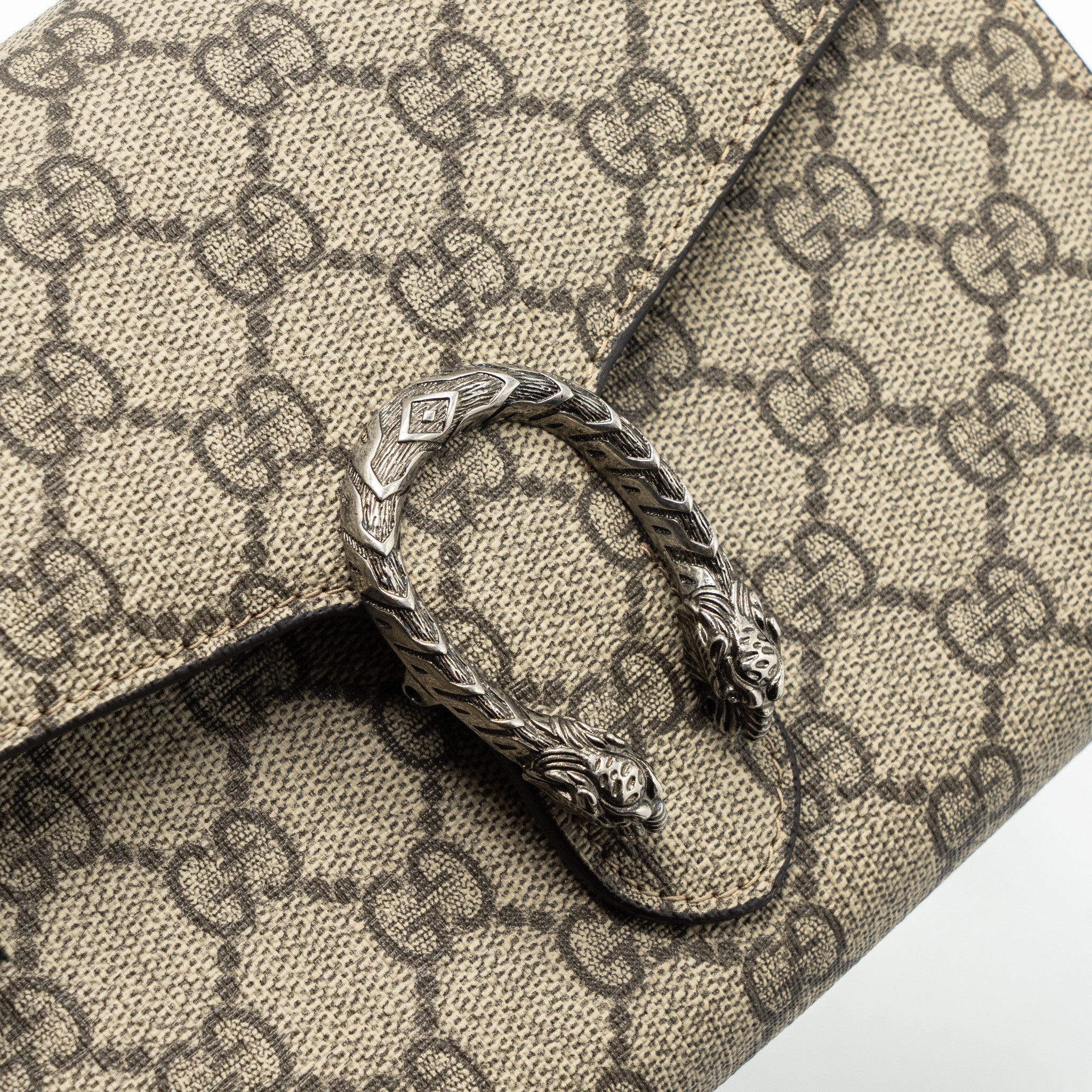 gucci-dionysus-mini-chain-bag-gg-supreme-canvas-beige-shw