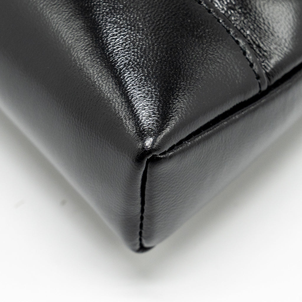 chanel-mini-31-clutch-with-chain-shiny-lambskin-black-lghw-microchip