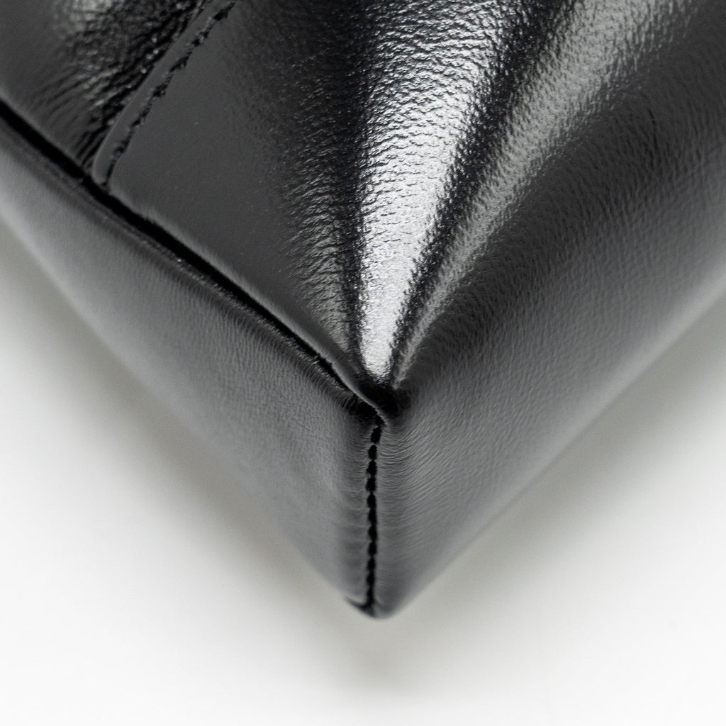 chanel-mini-31-clutch-with-chain-shiny-lambskin-black-lghw-microchip