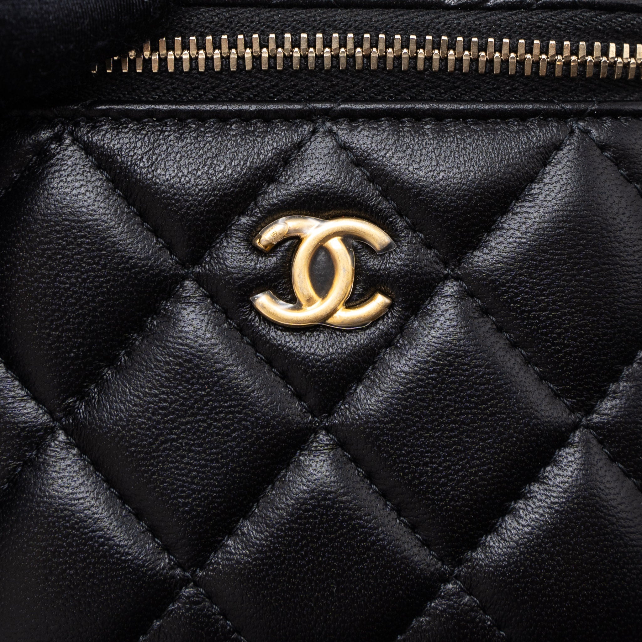 chanel-pearl-crush-mini-vanity-with-chain-lambskin-black-brushed-ghw-microchip