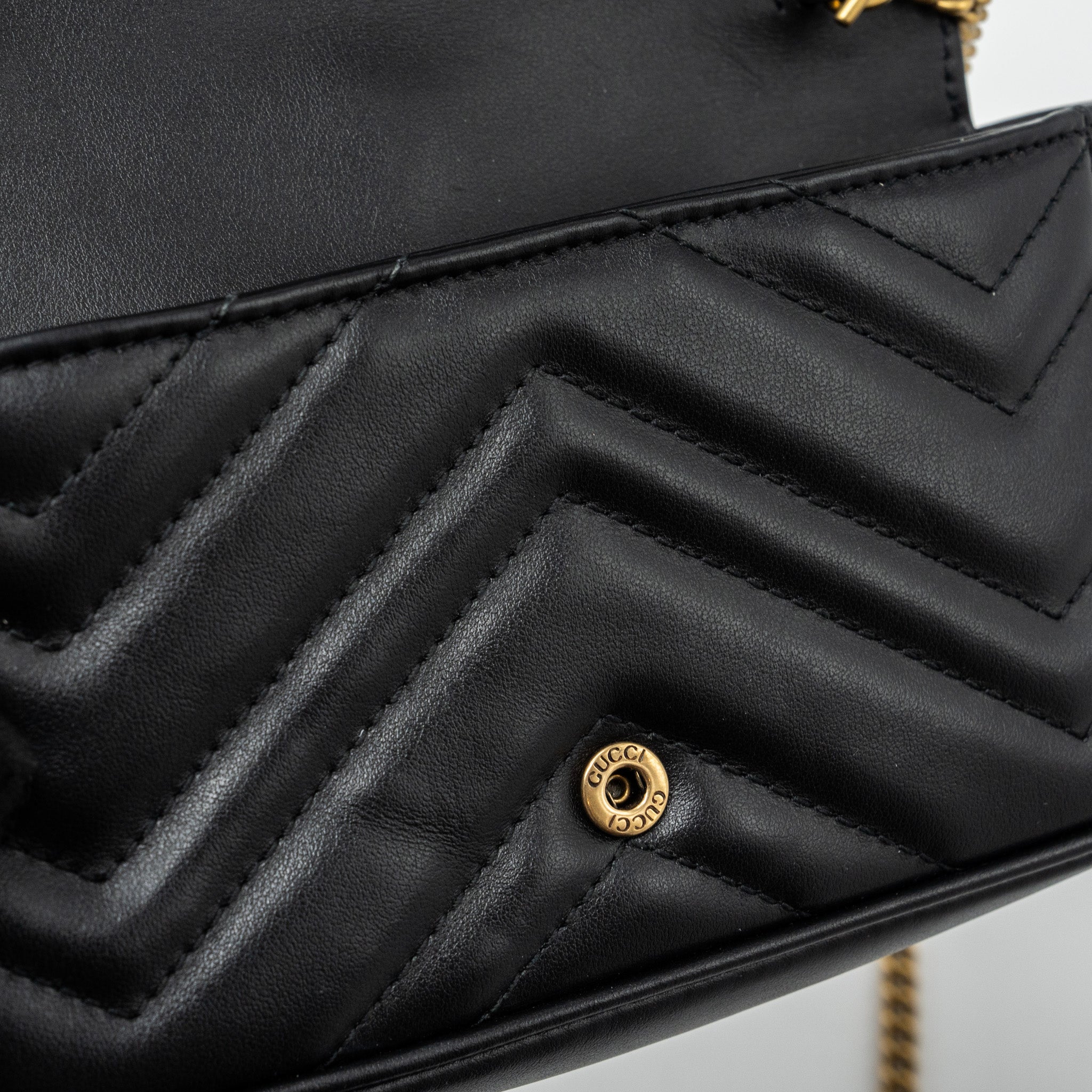 gucci-gg-marmont-super-mini-bag-calfskin-black-ghw-1