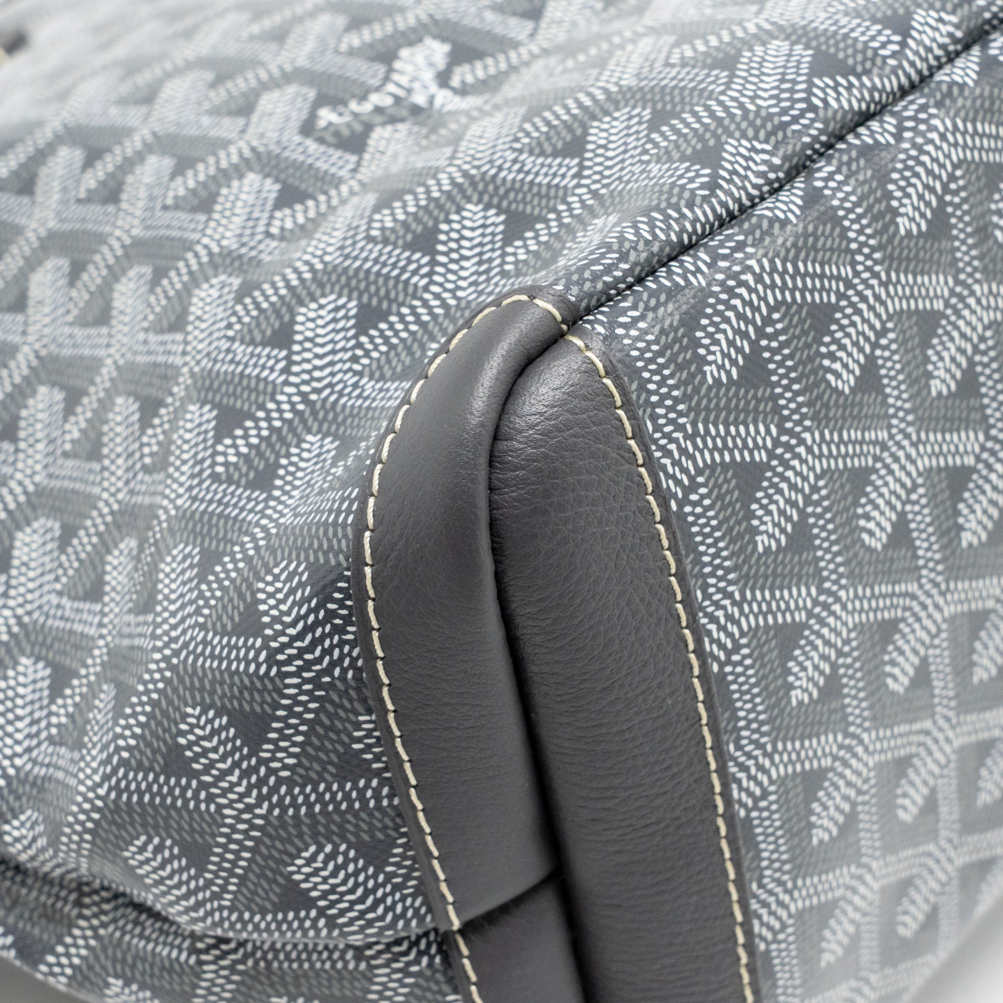 goyard-artois-pm-tote-bag-goyardine-canvas-calfskin-grey