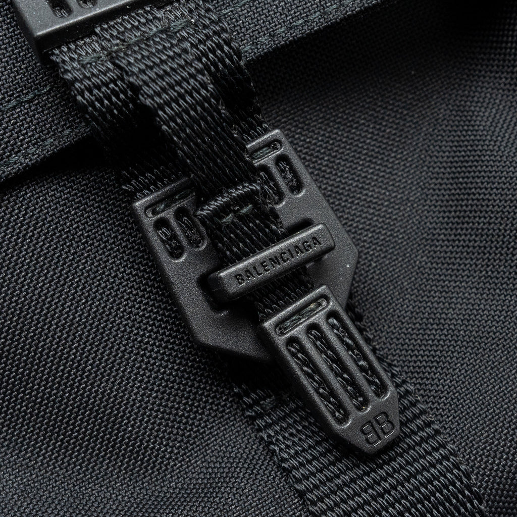 balenciaga-army-messenger-bag-black-recycled-nylon-black