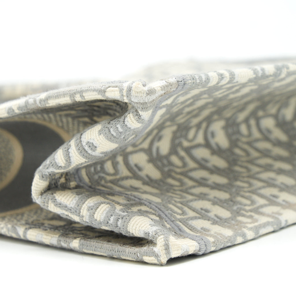 dior-medium-book-tote-grey-oblique-embroidery
