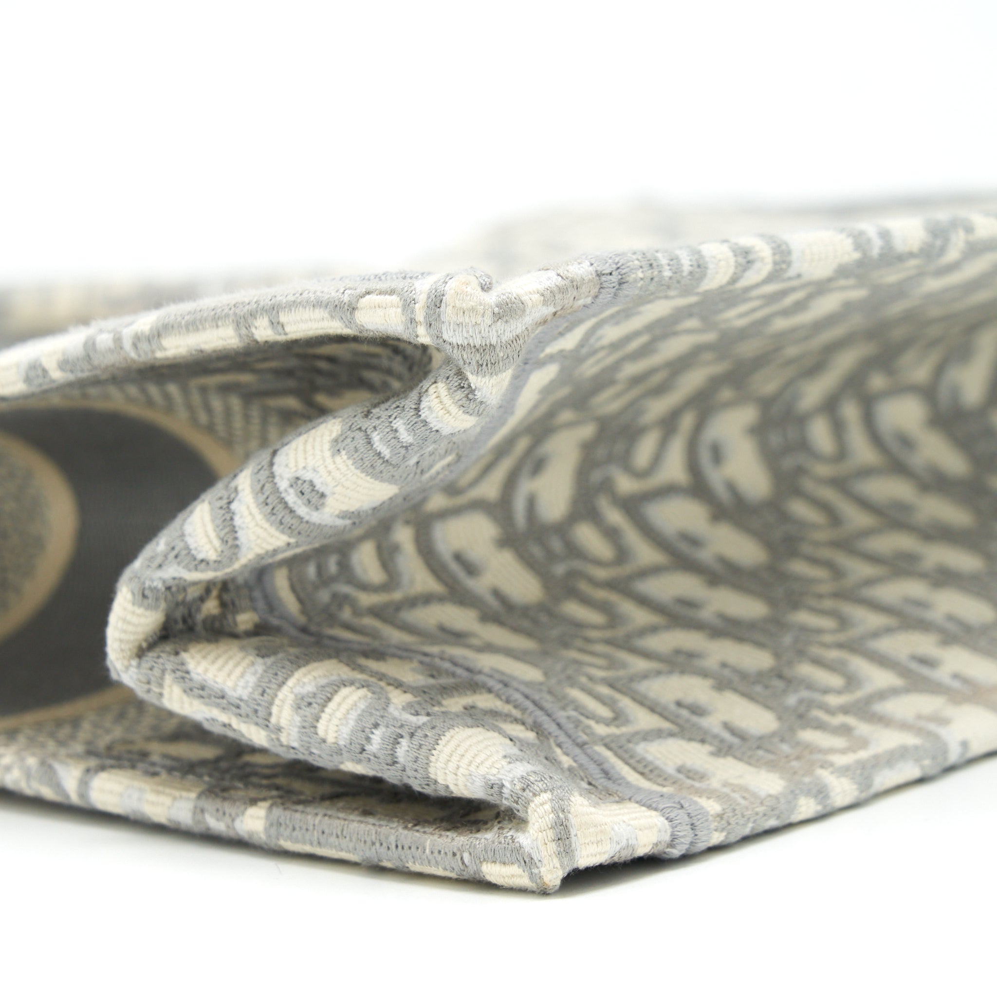 dior-medium-book-tote-grey-oblique-embroidery