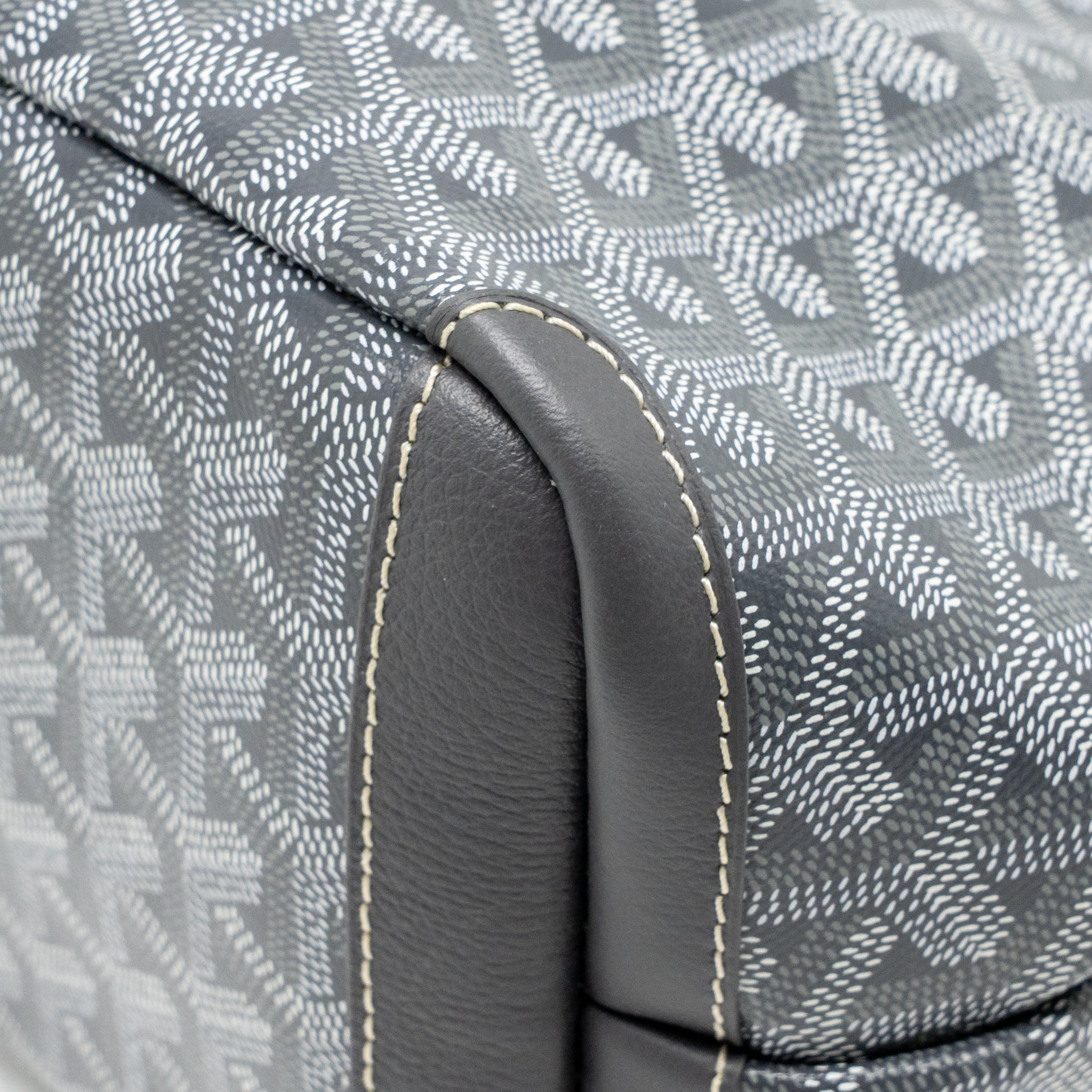 goyard-artois-pm-tote-bag-goyardine-canvas-calfskin-grey