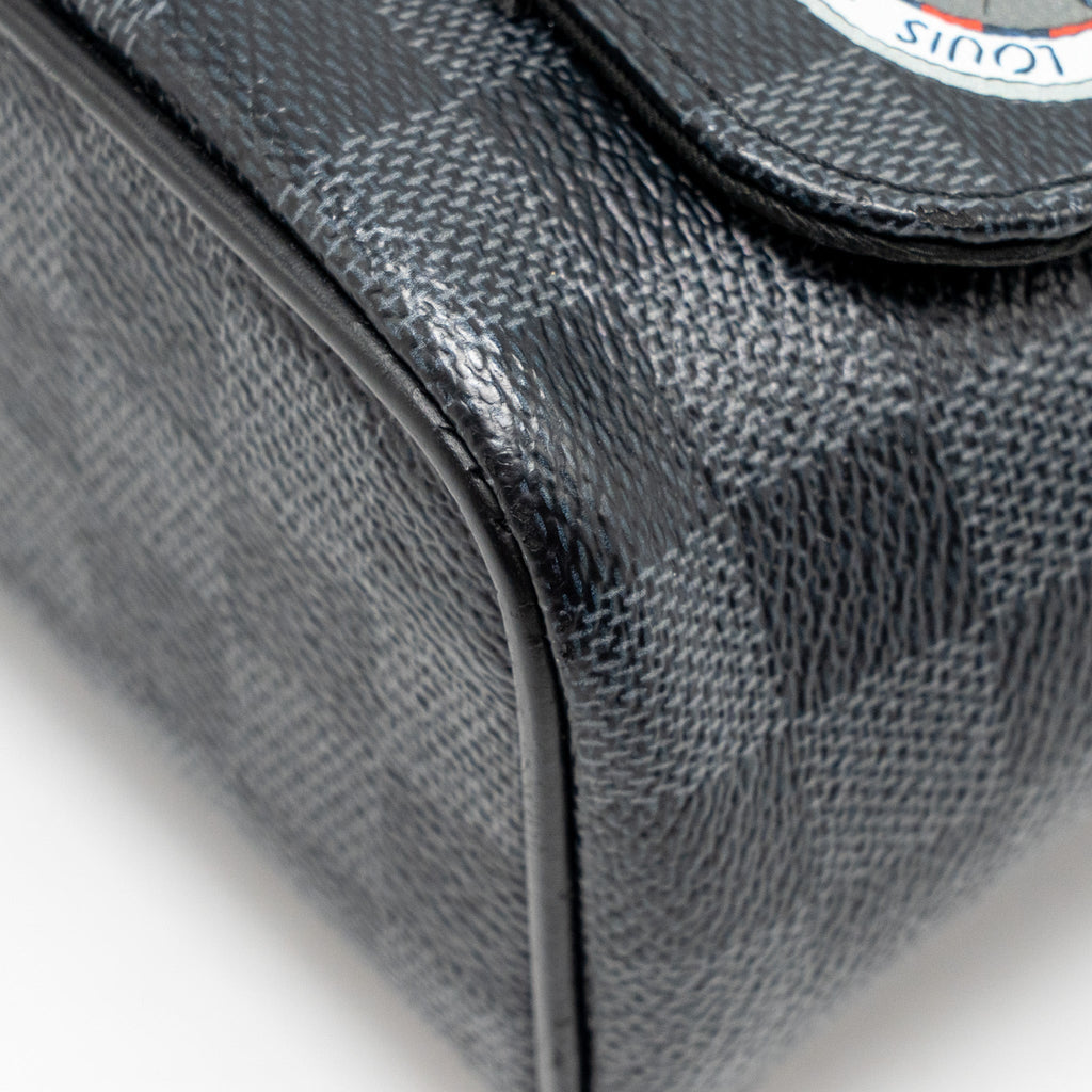 louis-vuitton-world-map-district-messenger-bag-damier-graphite-canvas-shw