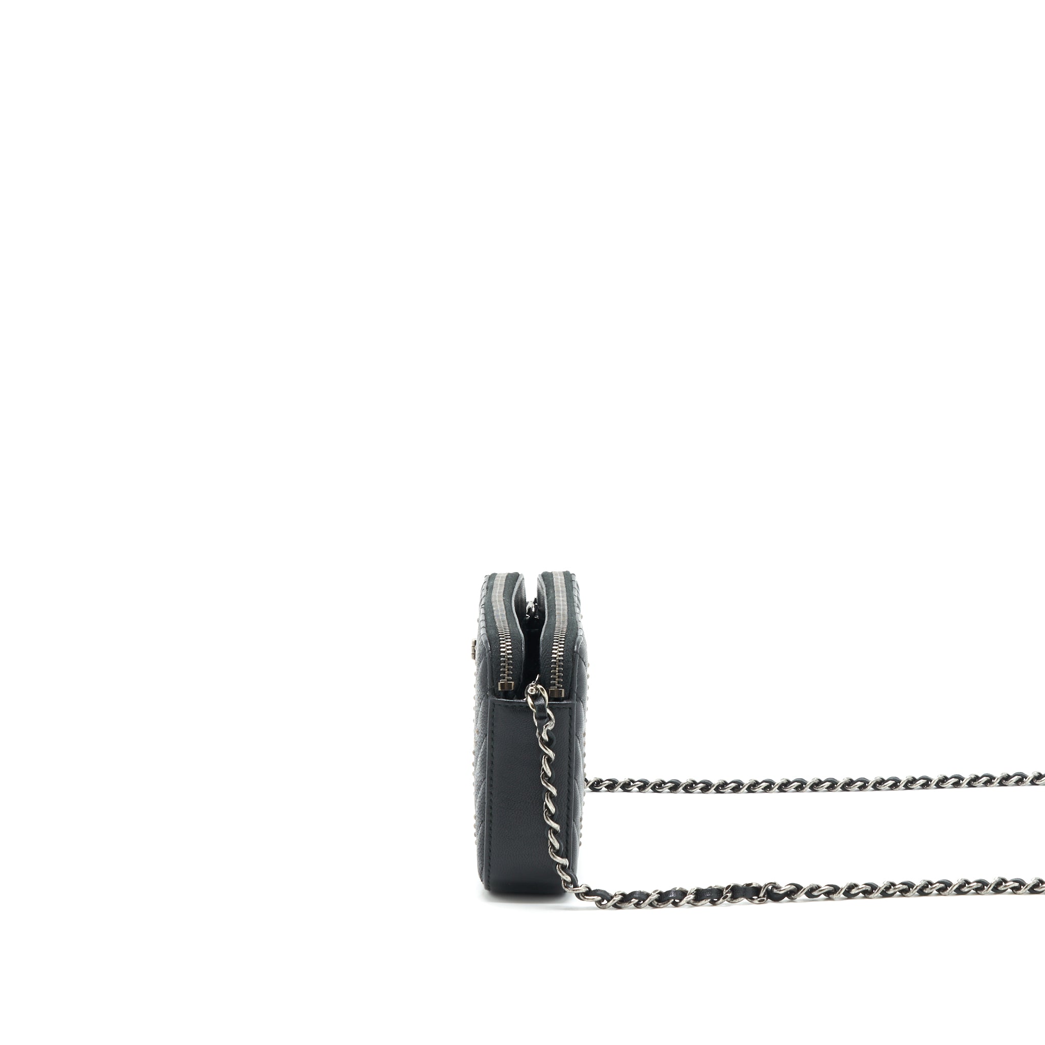 chanel-reissue-wallet-on-chain-black-ruthenium-hardware
