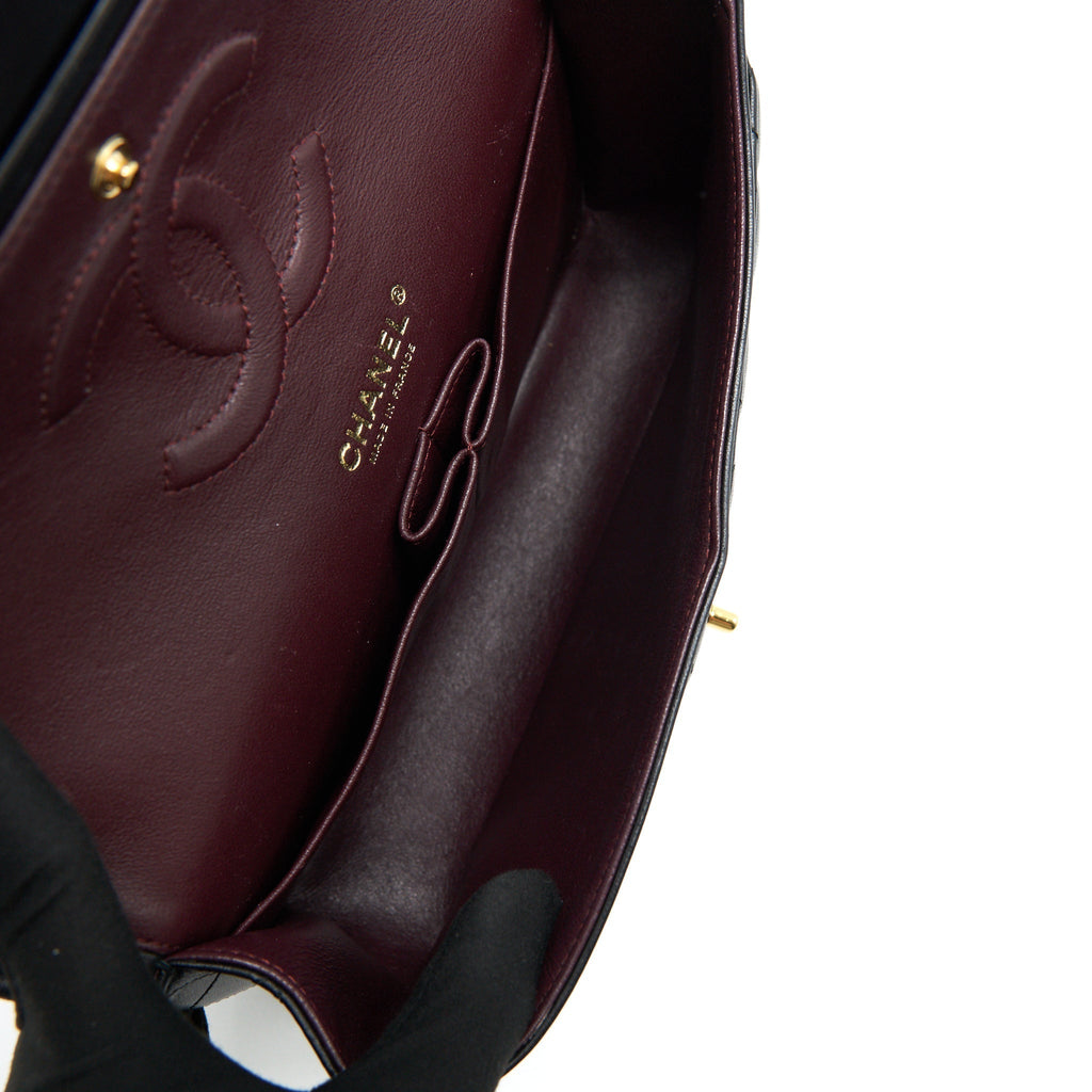 chanel-medium-classic-double-flap-lambskin-black-ghw