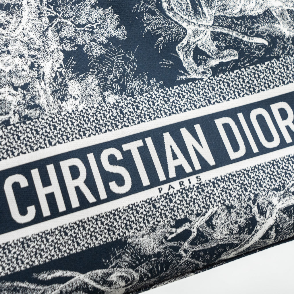 dior-medium-dior-travel-nomad-pouch-fabric-navy-ghw