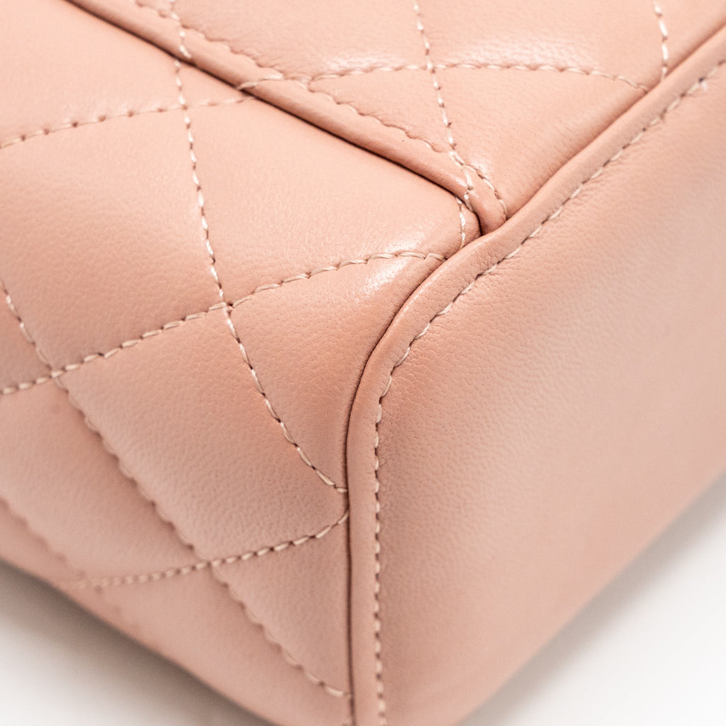 chanel-pearl-crush-mini-vanity-with-chain-lambskin-pink-ghw