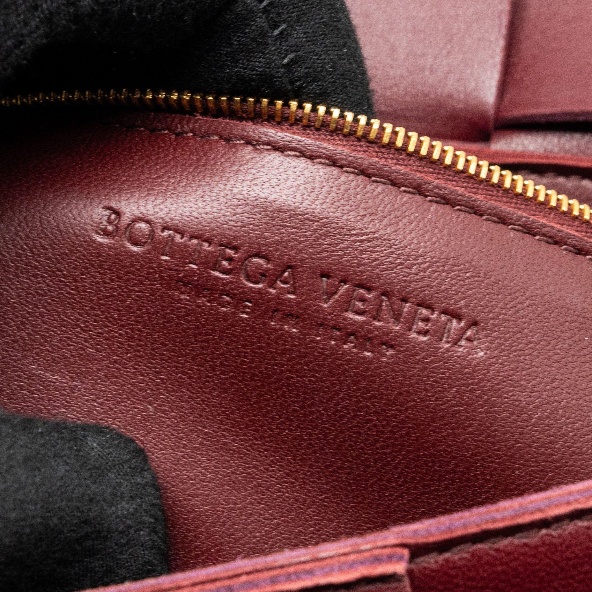 bottega-veneta-classic-cassette-bag-lambskin-burgundy-ghw