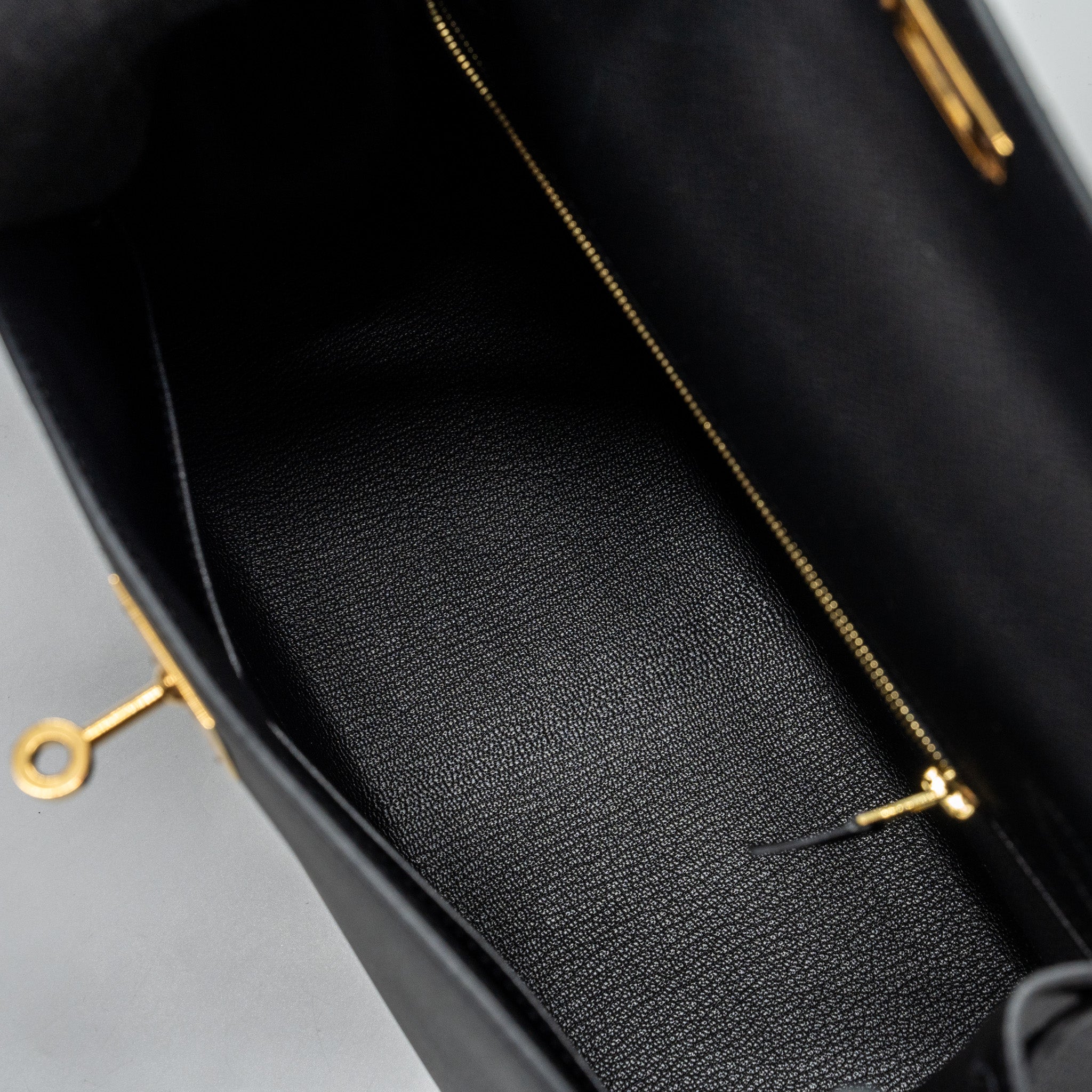 hermes-kelly-28-epsom-black-ghw-stamp-d