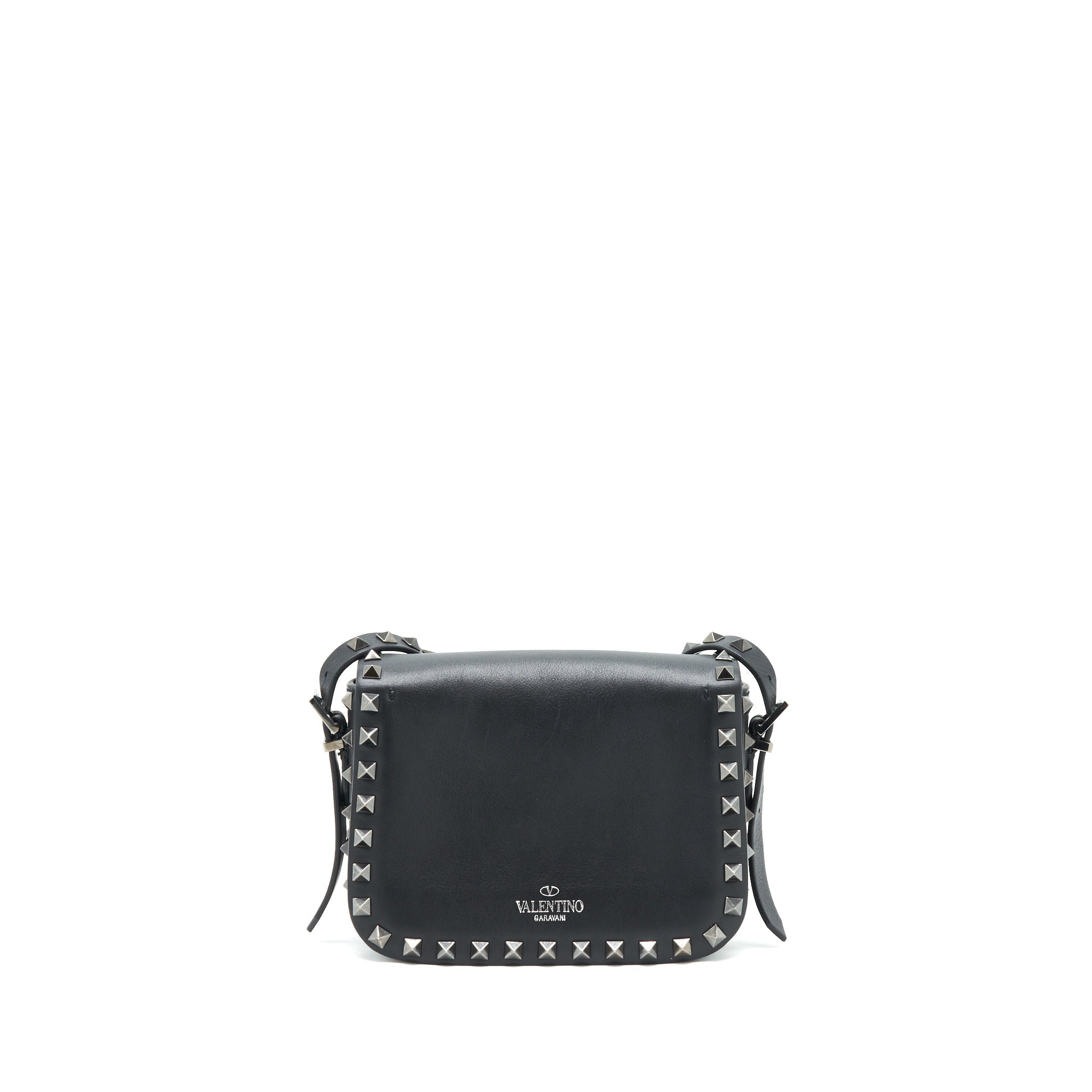 valentino-garavani-small-rockstud-grainy-calfskin-crossbody-bag-black-shw