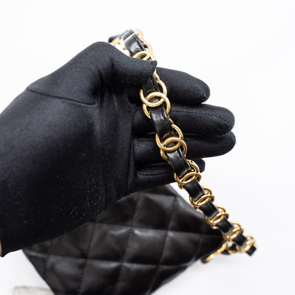 chanel-22k-hobo-shoulder-bag-lambskin-black-ghw-microchip