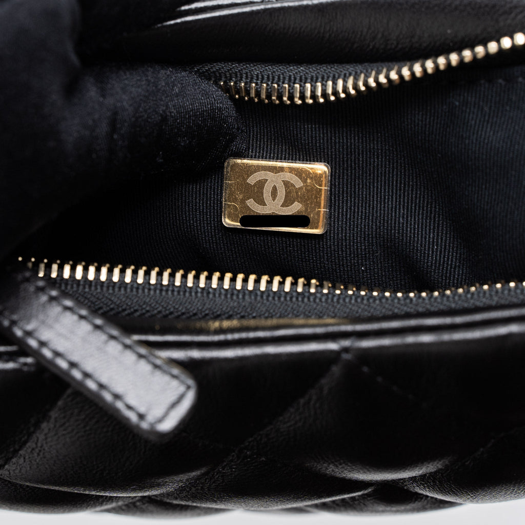chanel-22k-hobo-shoulder-bag-lambskin-black-ghw-microchip
