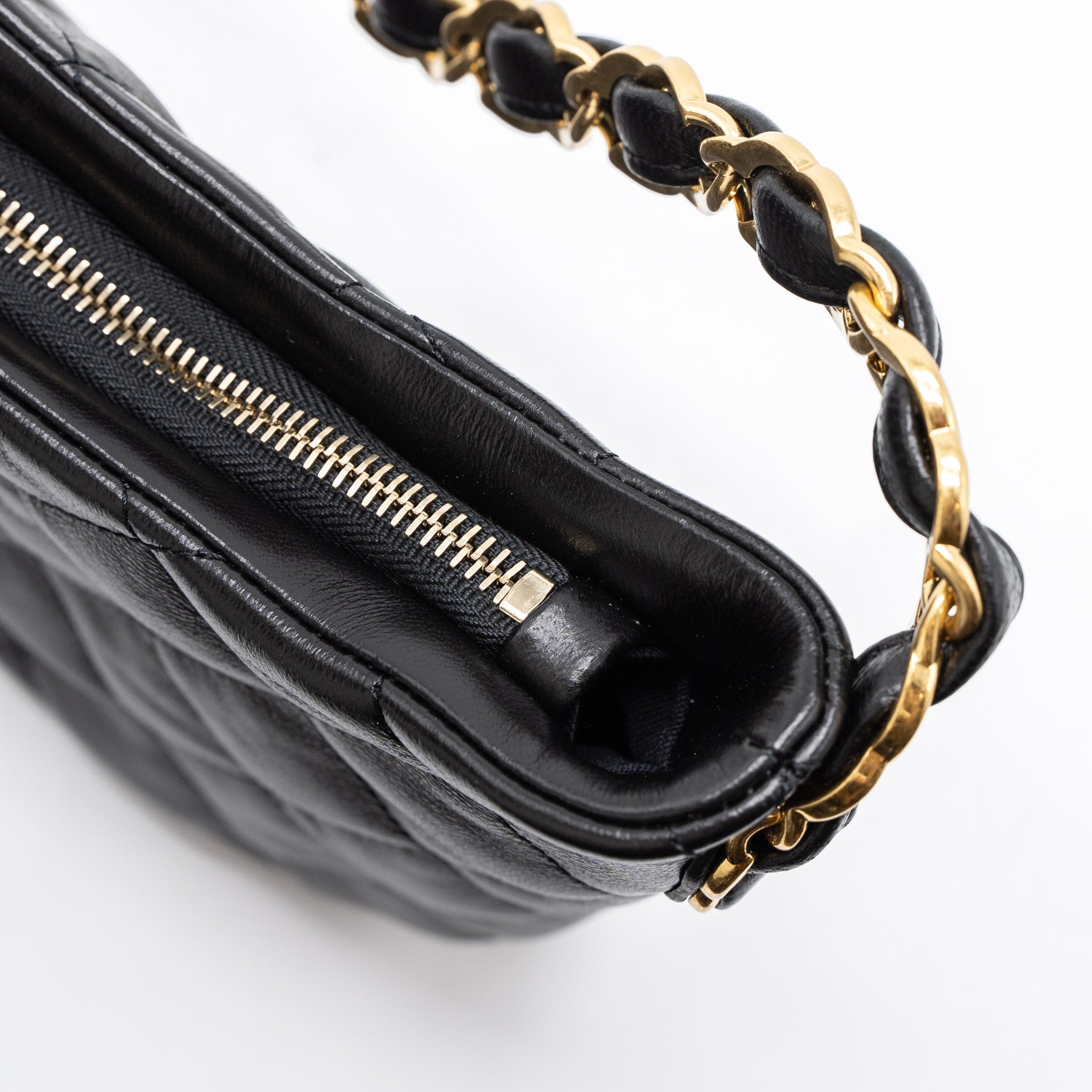 chanel-22k-hobo-shoulder-bag-lambskin-black-ghw-microchip