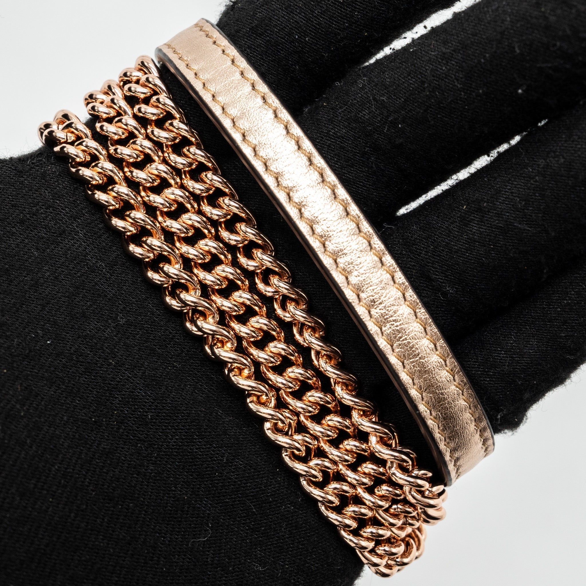 fendi-mini-baguette-paulette-rose-gold-rghw