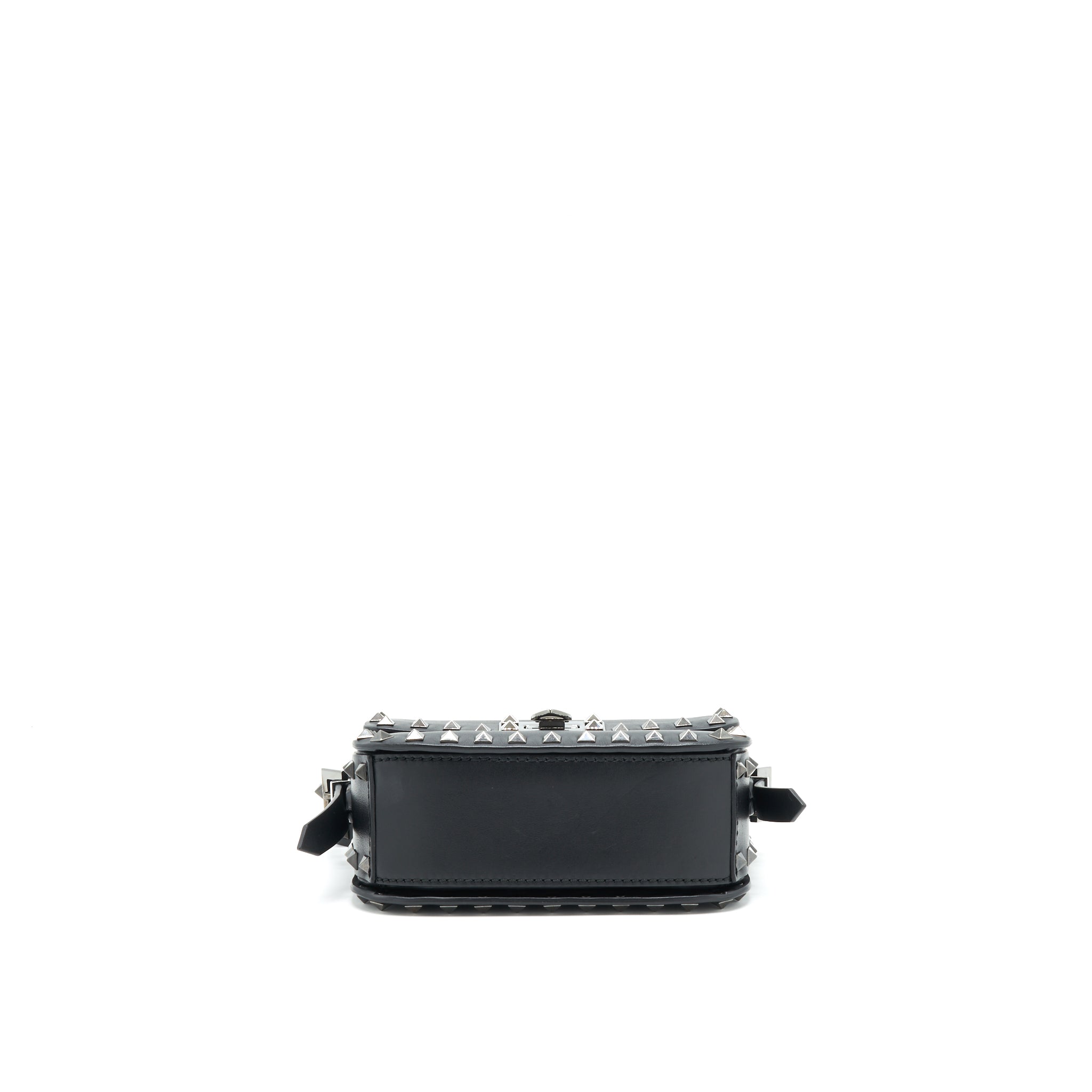 valentino-garavani-small-rockstud-grainy-calfskin-crossbody-bag-black-shw