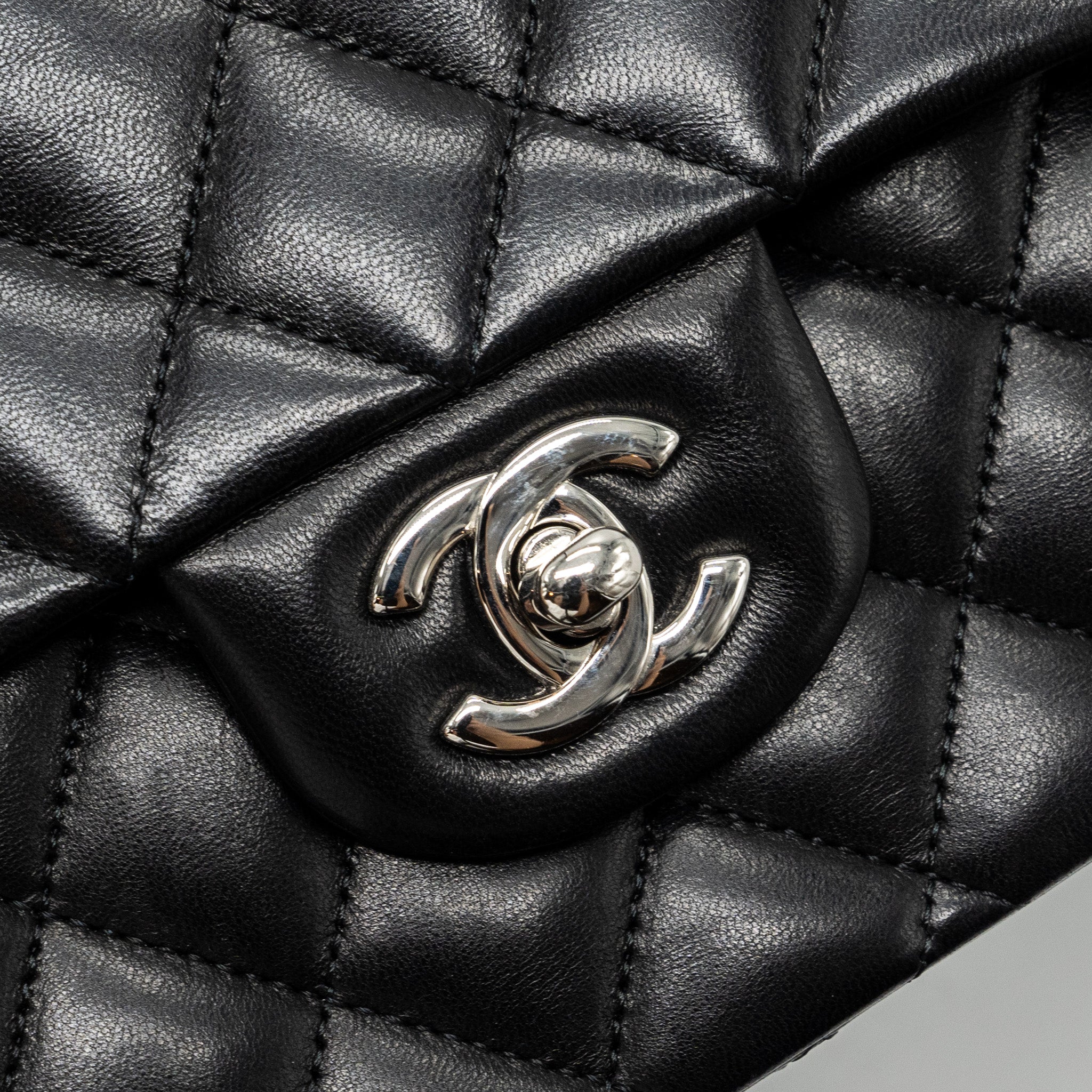 chanel-medium-classic-double-flap-bag-lambskin-black-shw-copy
