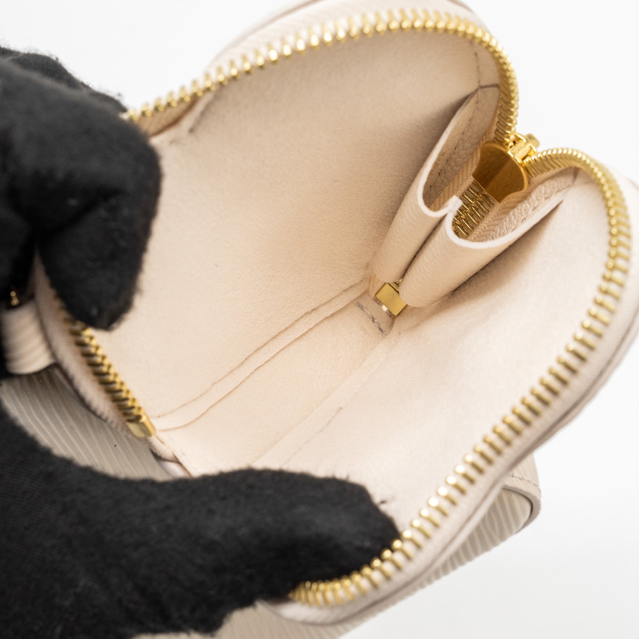 louis-vuitton-marellini-epi-leather-milky-way-ghw