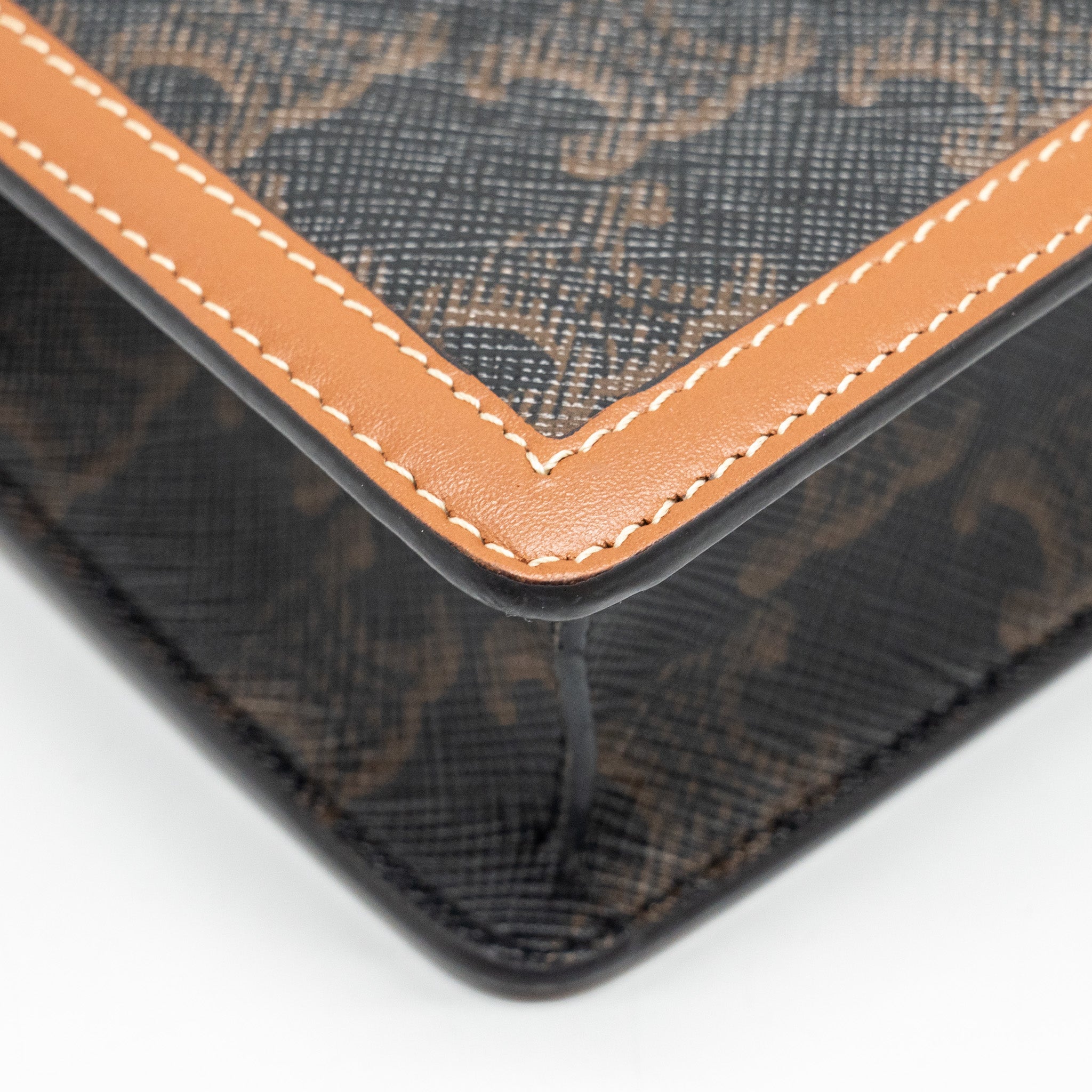 celine-wallet-on-chain-margo-triomphe-canvas-calfskin-tan-ghw