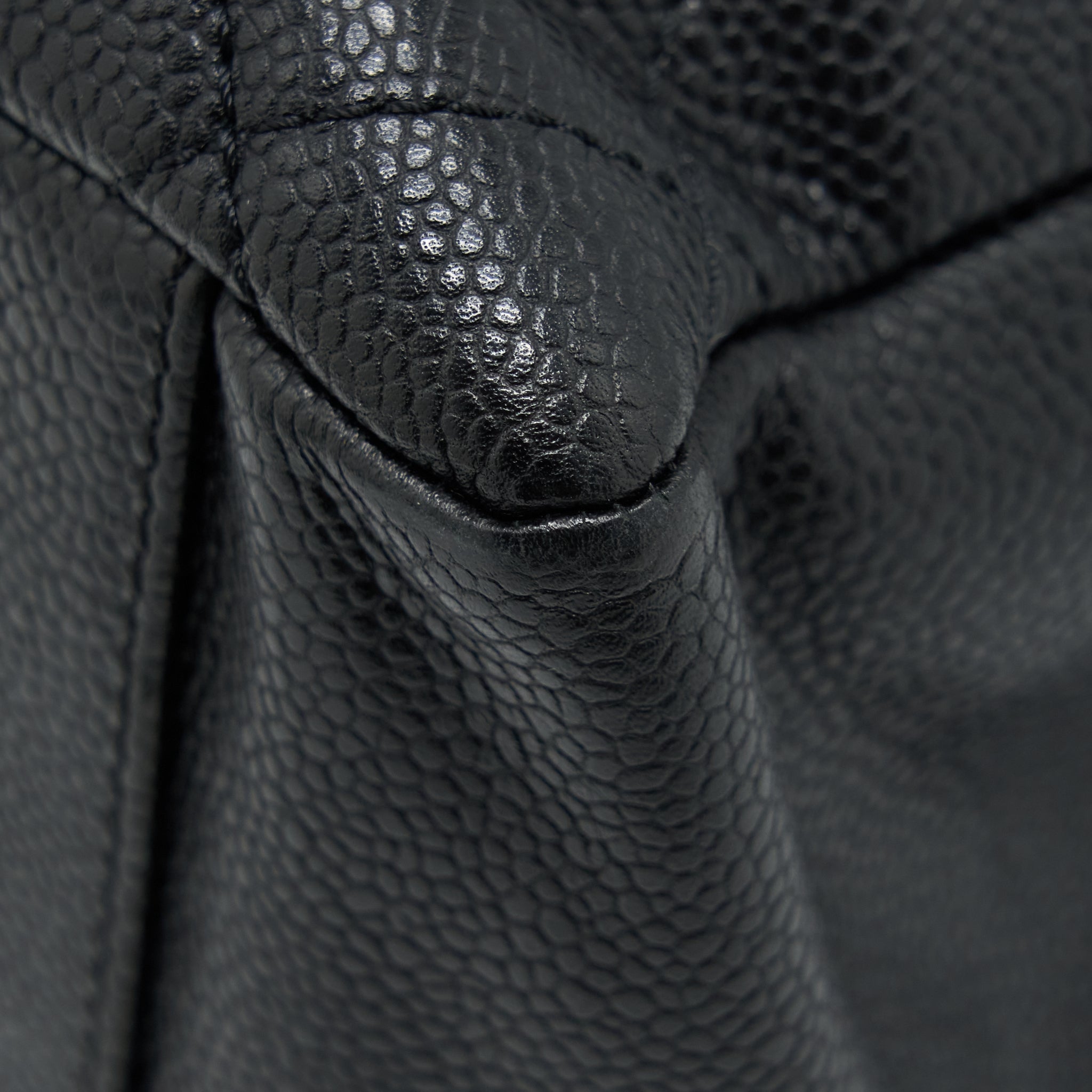 chanel-grand-shopping-tote-gst-caviar-black-shw-2