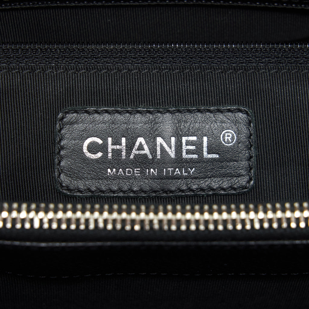 chanel-grand-shopping-tote-gst-caviar-black-shw-2