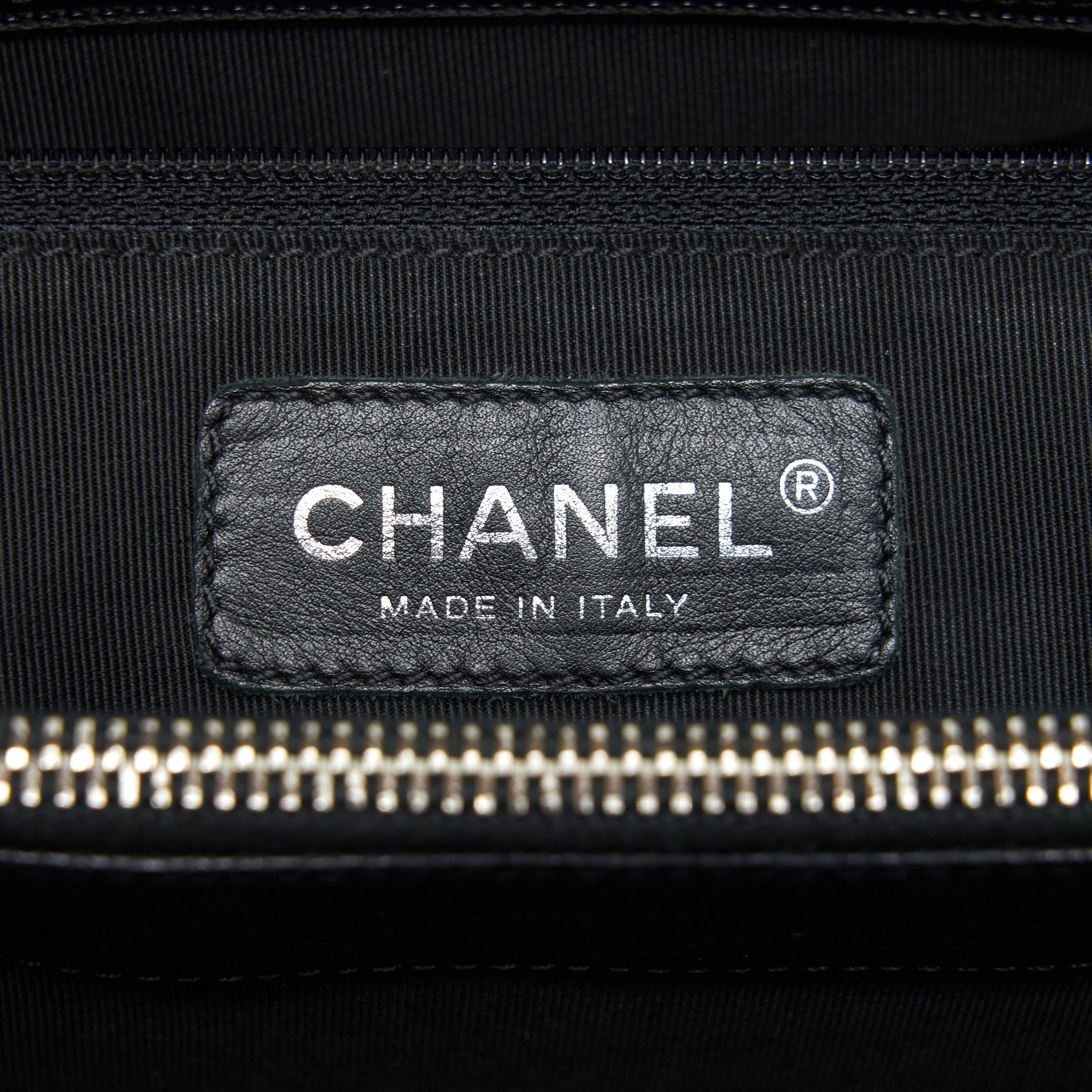 chanel-grand-shopping-tote-gst-caviar-black-shw-2