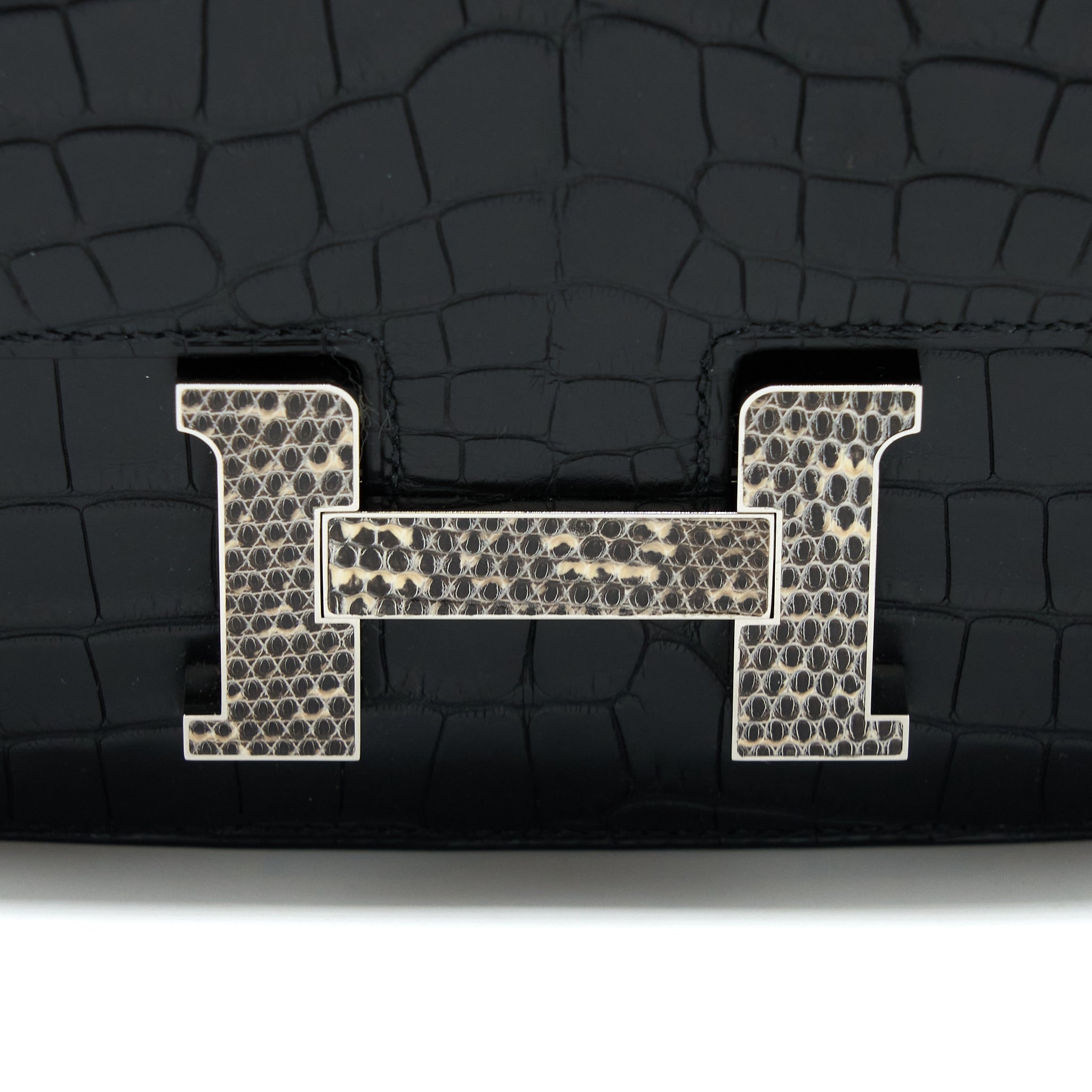 hermes-mini-constance-mat-alligator-mississippians-black-with-lizard-buckle-shw-stamp-y-1