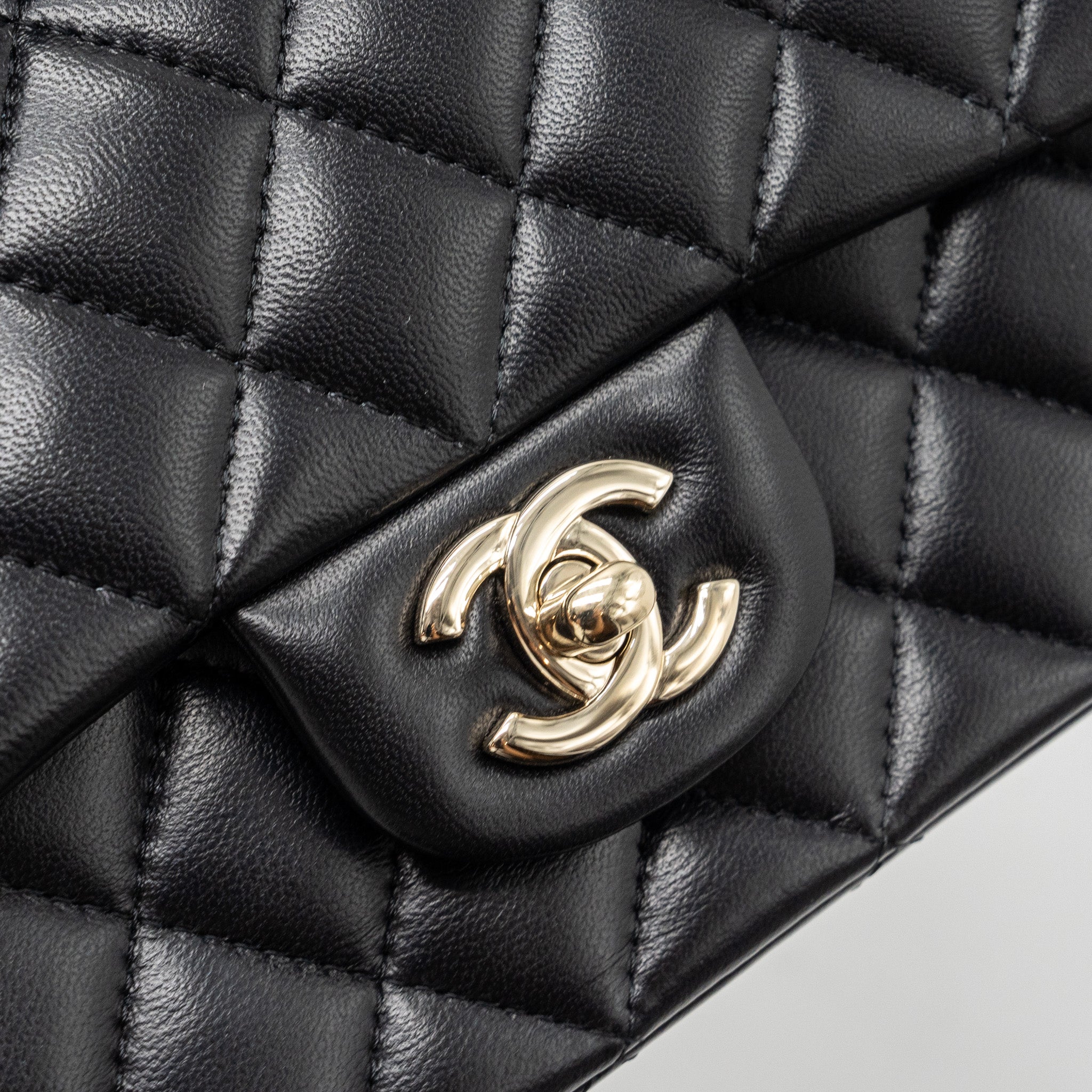 chanel-top-handle-mini-rectangular-lambskin-black-lghwmicrochip