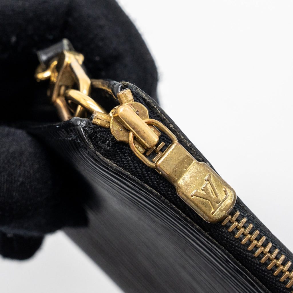 louis-vuitton-pochette-accessories-epi-leather-black-shw