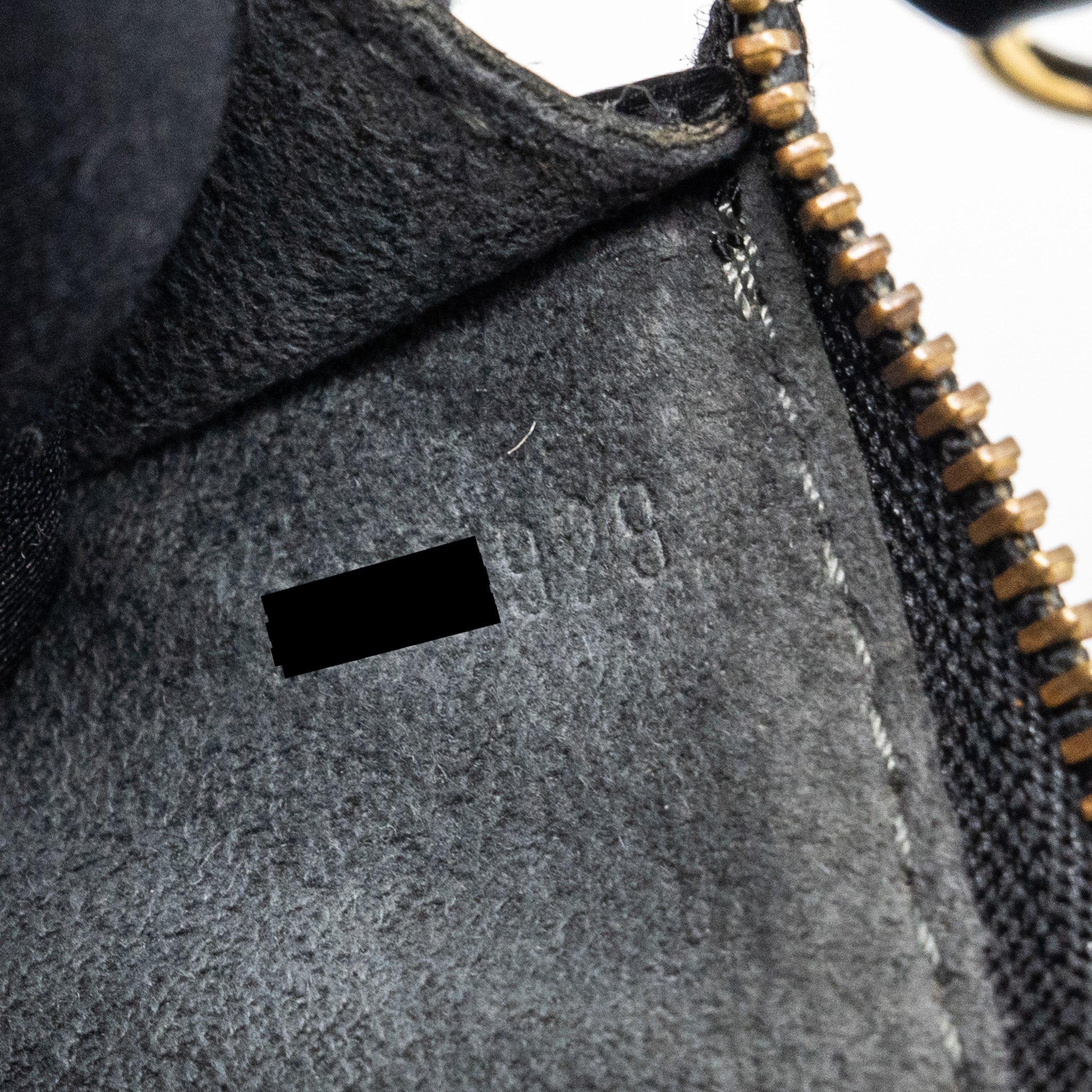louis-vuitton-pochette-accessories-epi-leather-black-shw