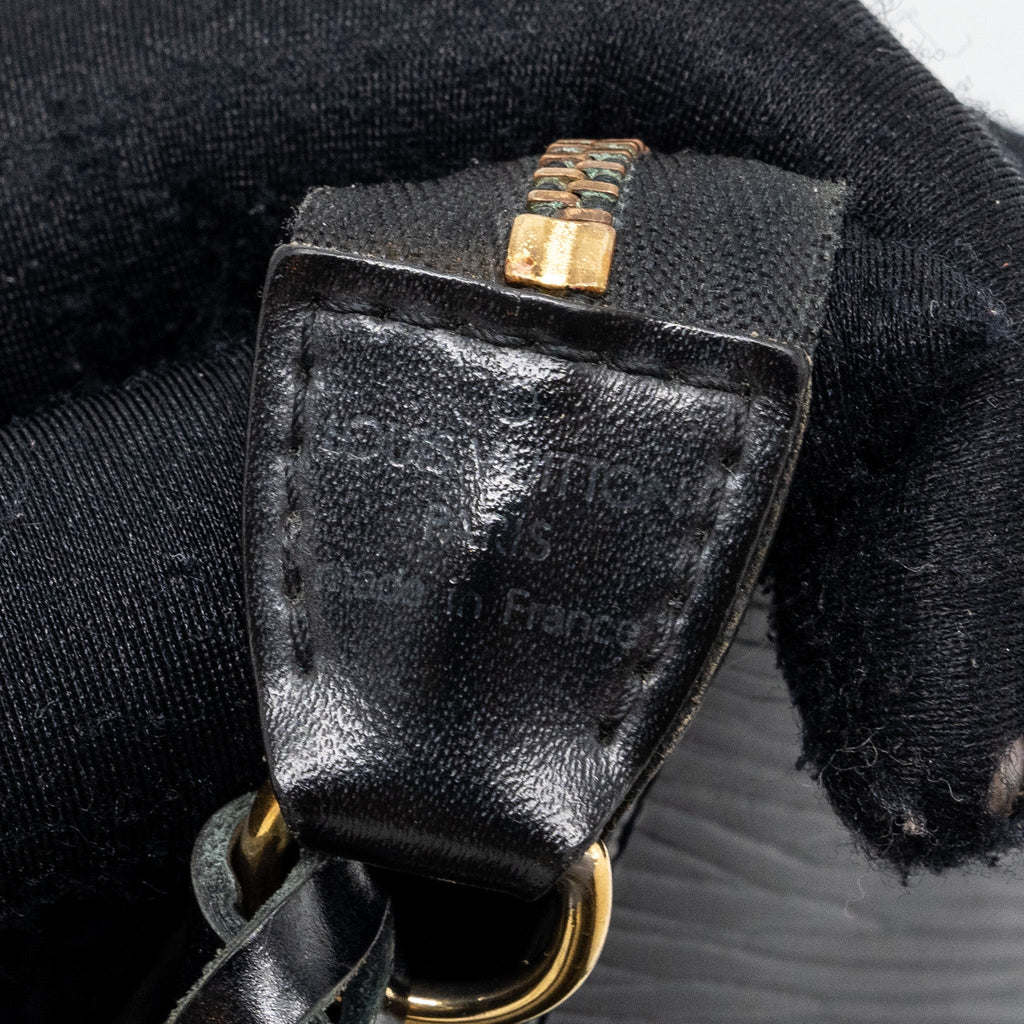 louis-vuitton-pochette-accessories-epi-leather-black-shw