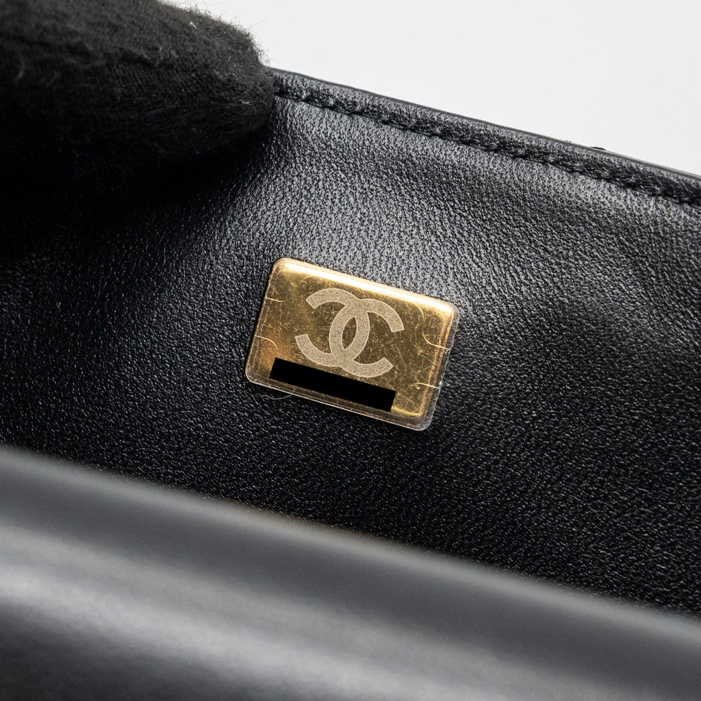 chanel-top-handle-mini-rectangular-lambskin-black-lghwmicrochip
