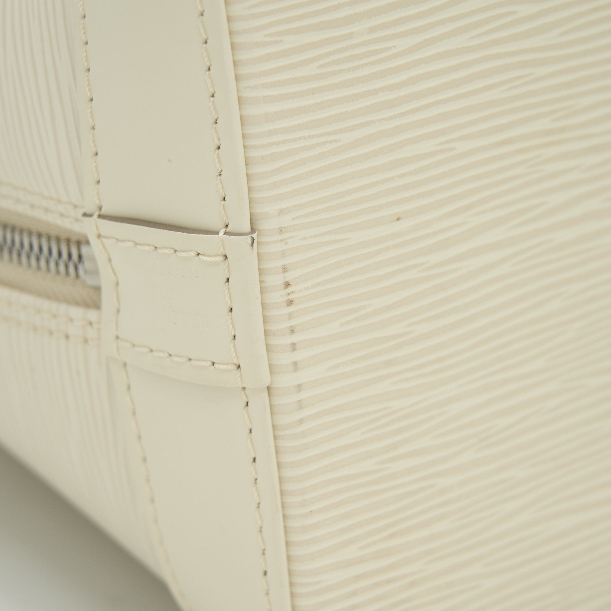 louis-vuitton-alma-mm-epi-leather-white-shw
