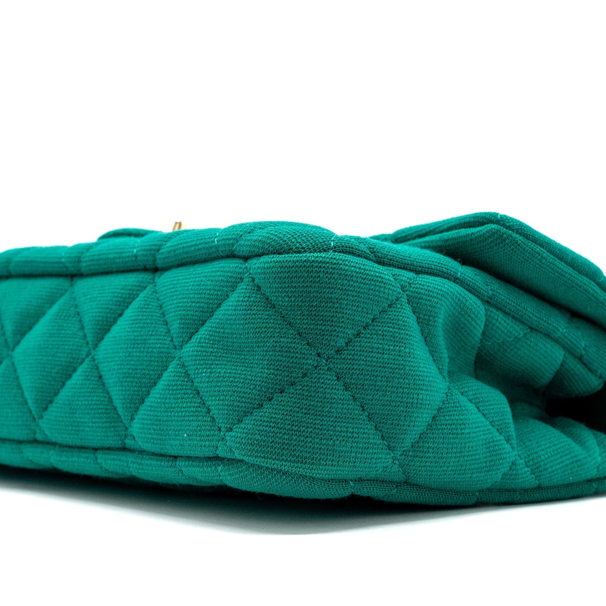 chanel-23a-classic-flap-clutch-fabric-green-lghwmicrochip
