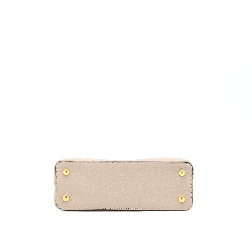 louis-vuitton-capucine-mm-taurillon-galet-ghw