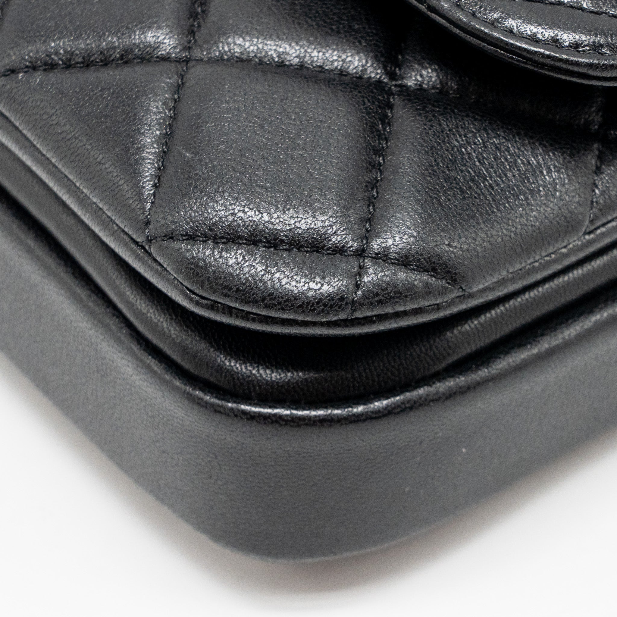 chanel-24s-cc-logo-top-handle-flap-bag-with-chain-lambskin-black-ghw-microchip-copy