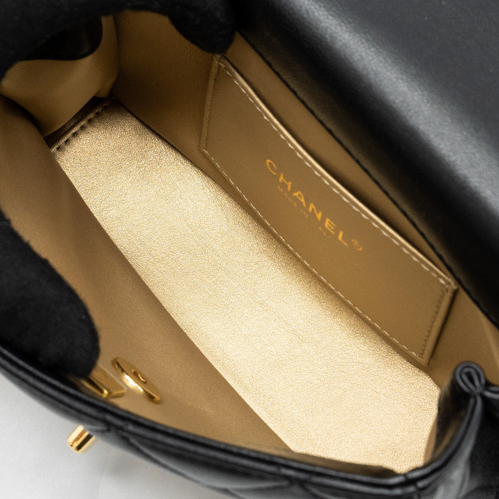chanel-logo-chain-handle-flap-bag-lambskin-black-ghwmicrochip