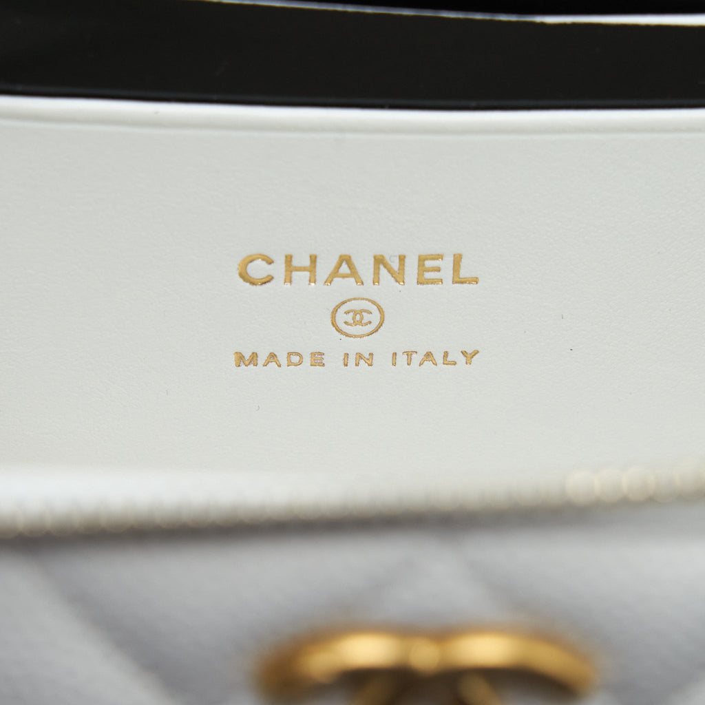 chanel-22s-logo-top-handle-long-vanity-with-chain-caviar-black-ghw