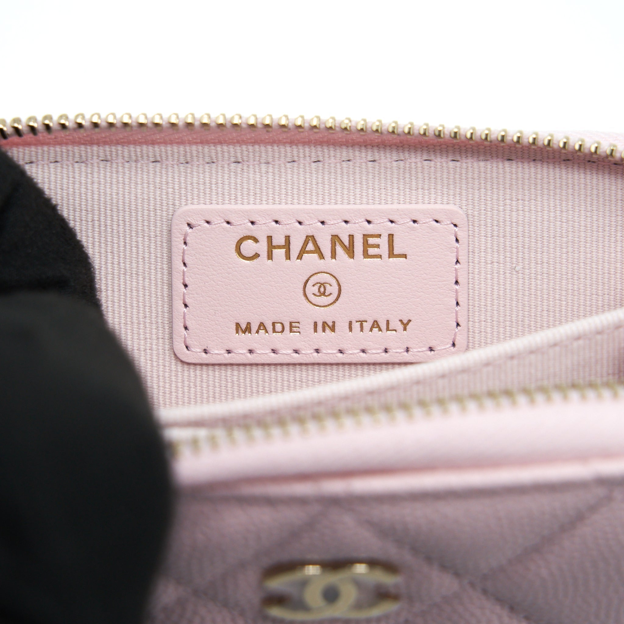 chanel-zip-card-holder-caviar-light-pink-lghw