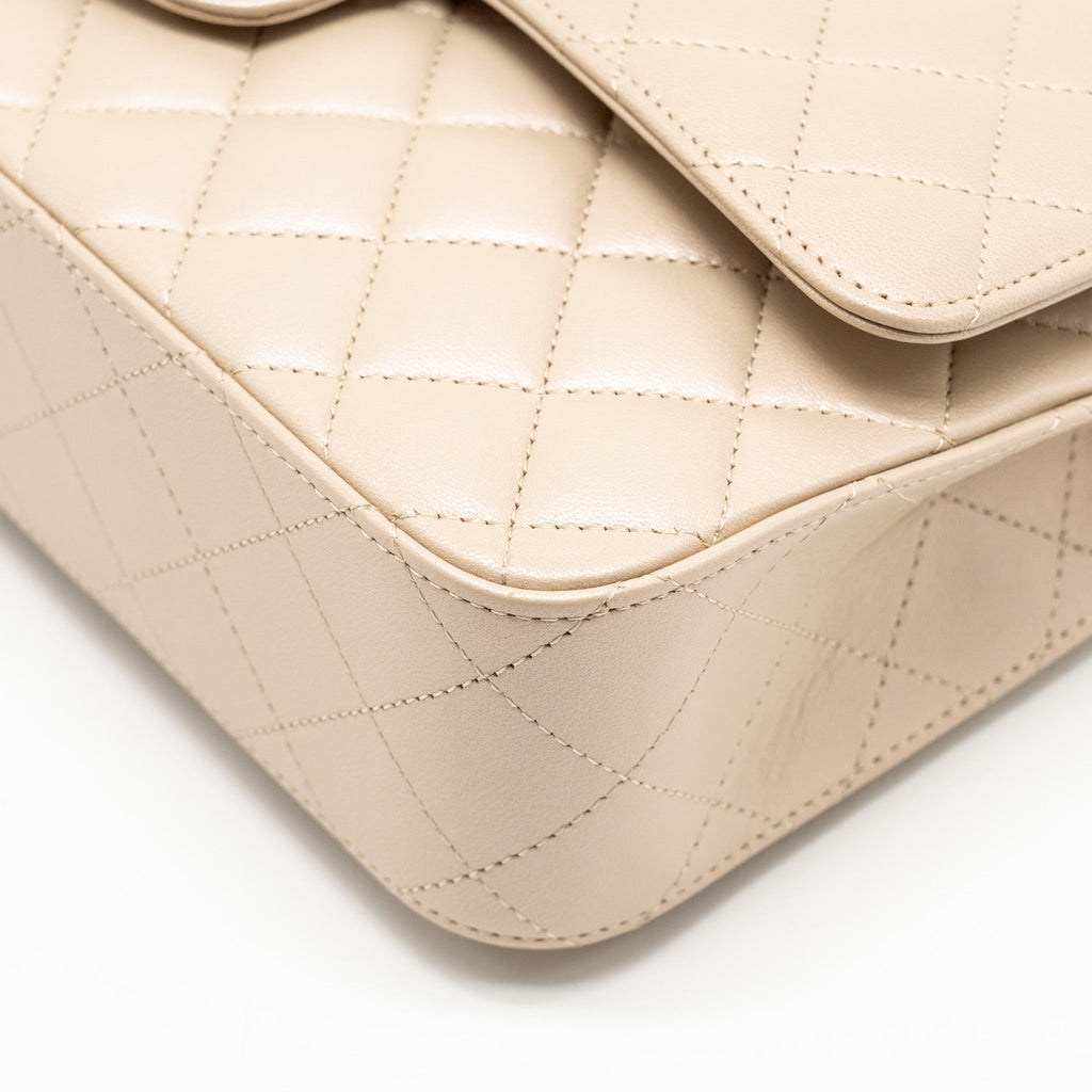 chanel-medium-classic-double-flap-bag-lambskin-iridescent-ivory-lghw-copy