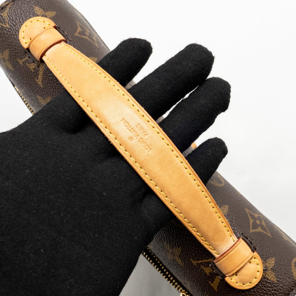 louis-vuitton-pochette-metis-monogram-canvas-ghw-35