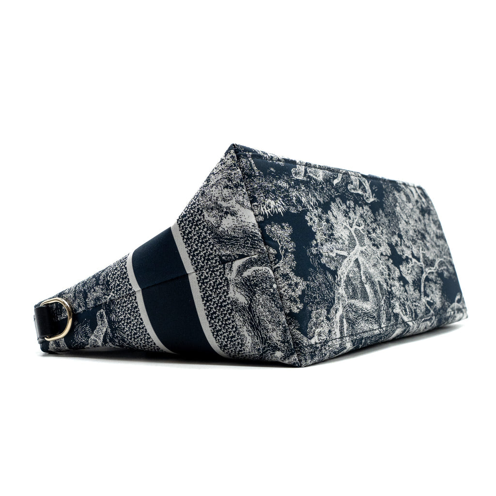 dior-medium-dior-travel-nomad-pouch-fabric-navy-ghw