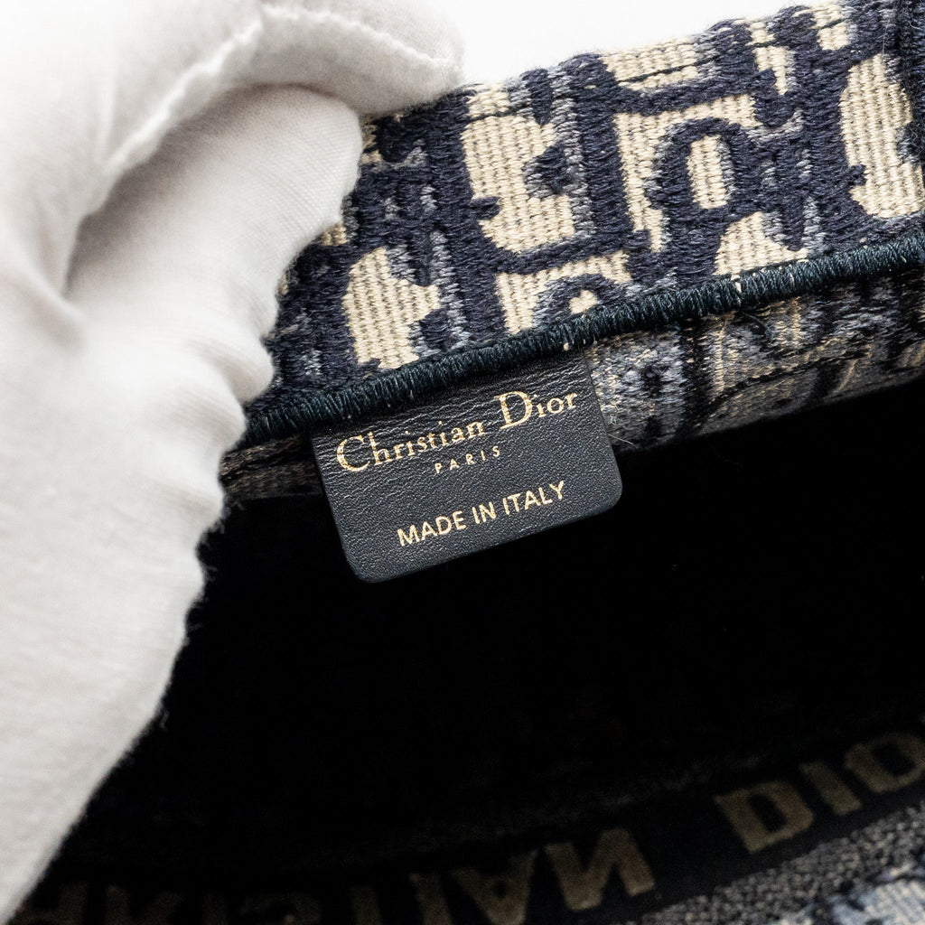 dior-large-book-tote-dior-oblique-canvas-blue