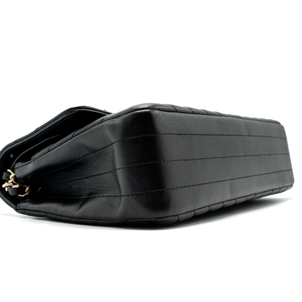 chanel-medium-classic-double-flap-bag-lambskin-chevron-black-lghw-copy