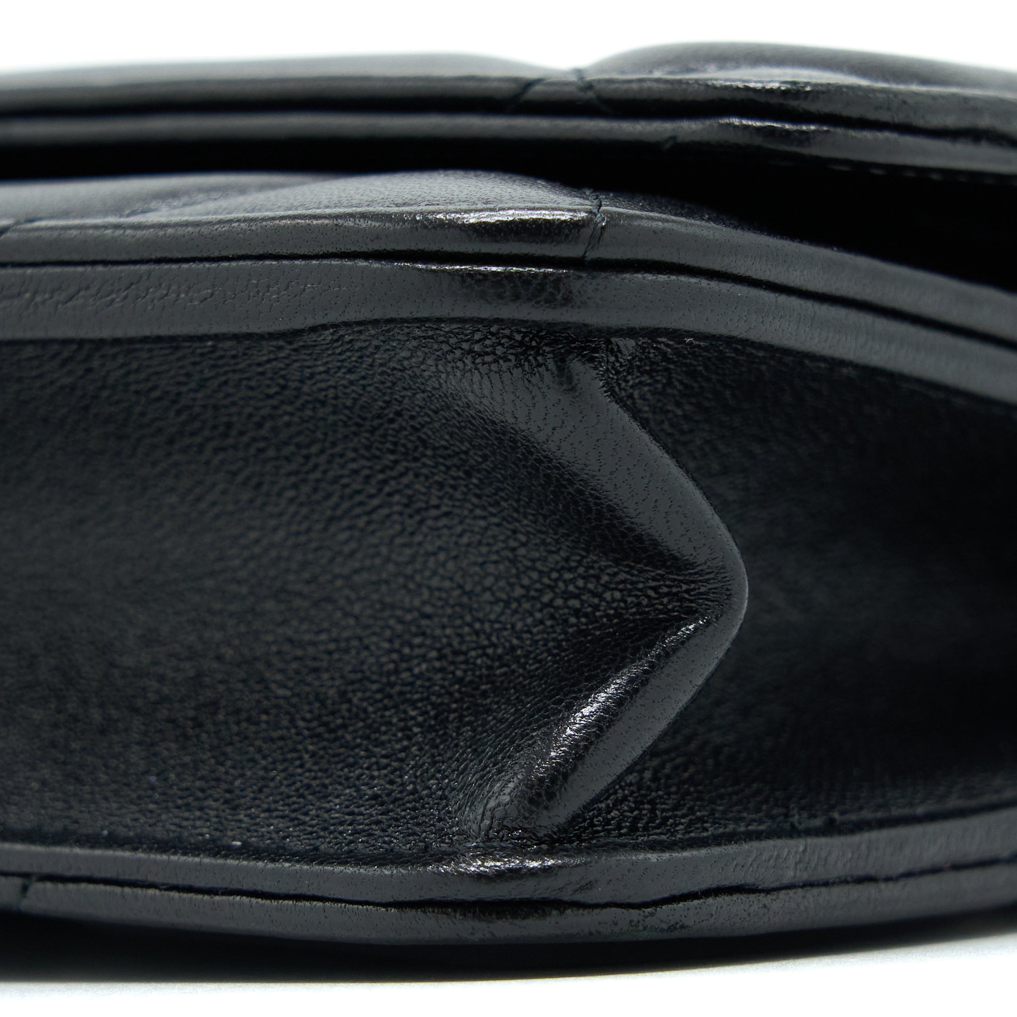chanel-19-wallet-on-chain-lambskin-black-multicolour-hardware-microchip