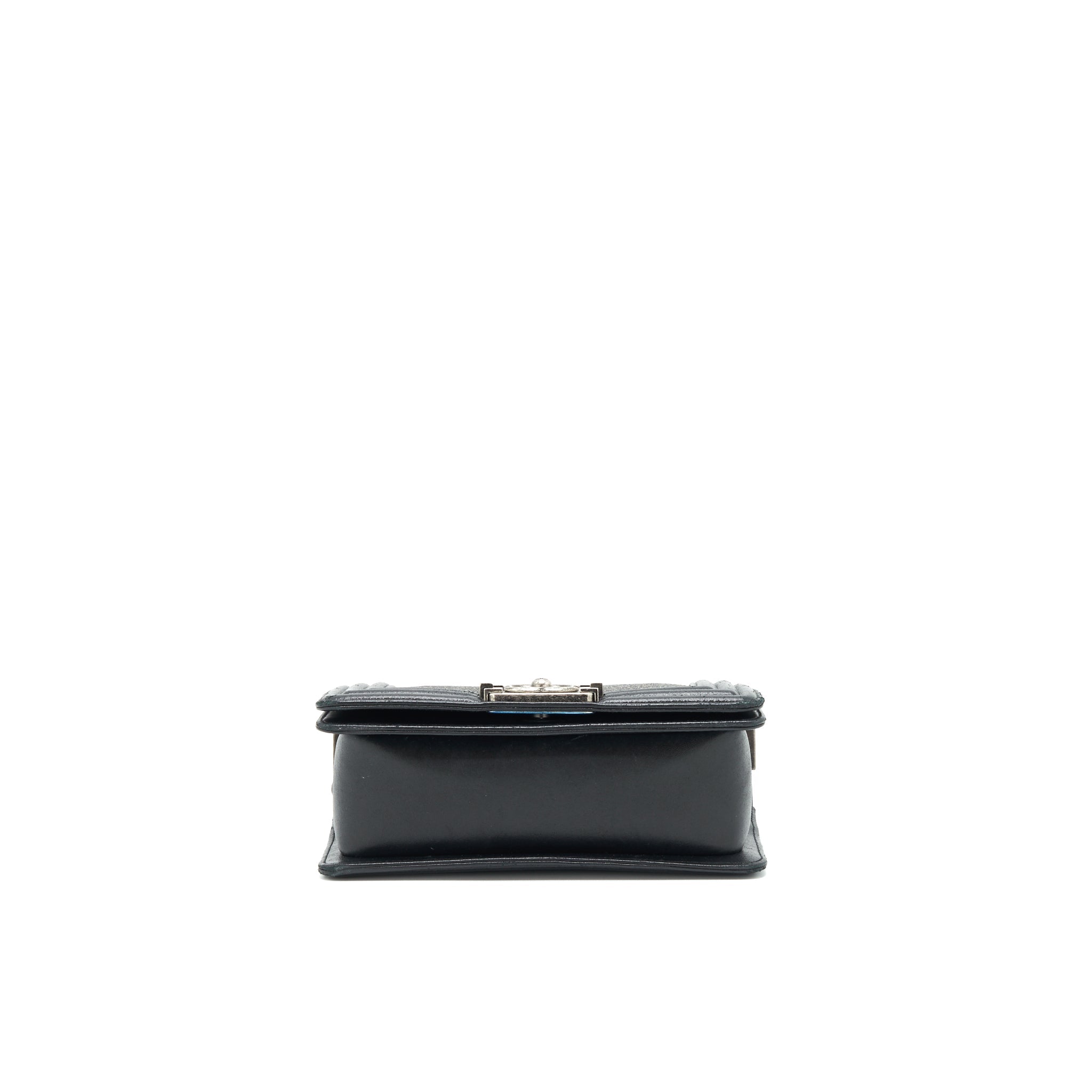 chanel-small-boy-bag-lizard-black-with-ruthenium-hardware