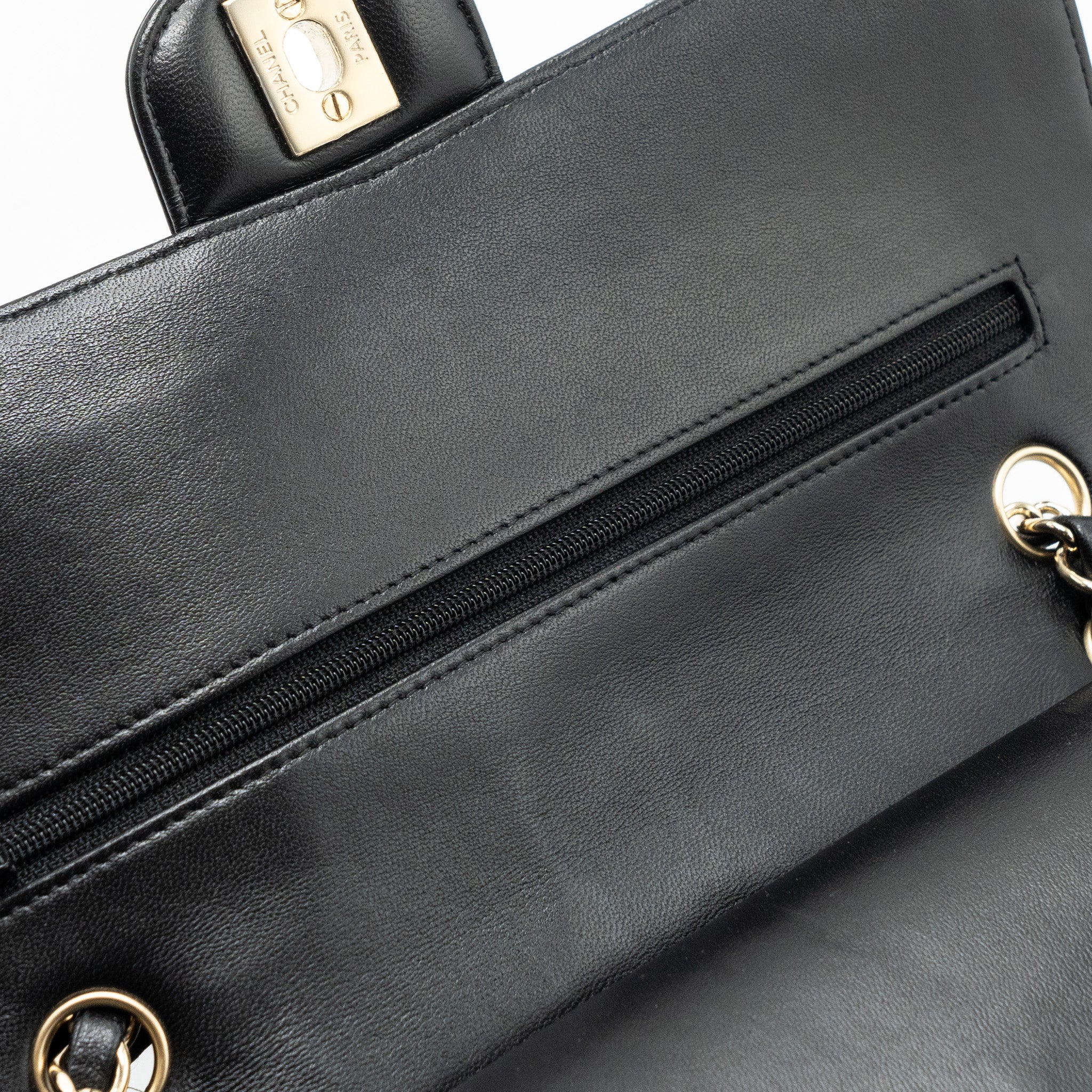 chanel-medium-classic-double-flap-bag-lambskin-chevron-black-lghw-copy